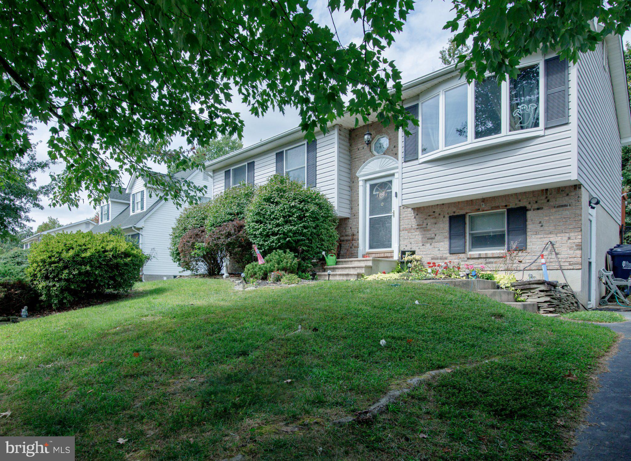 19 WHITE BIRCH DRIVE