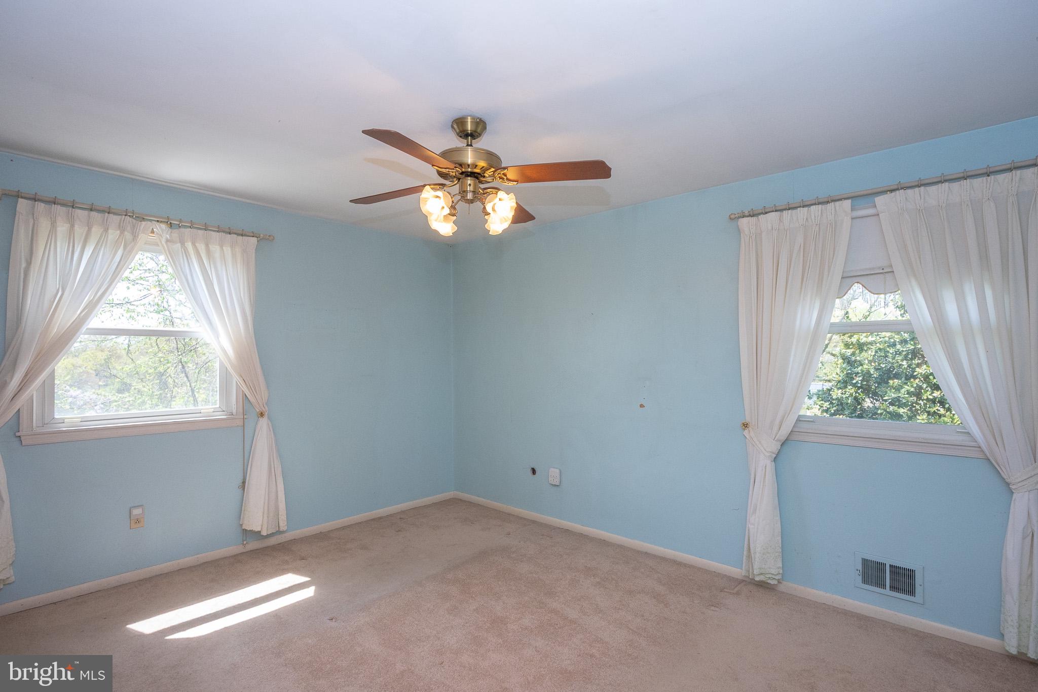 CALVERTON - Residential