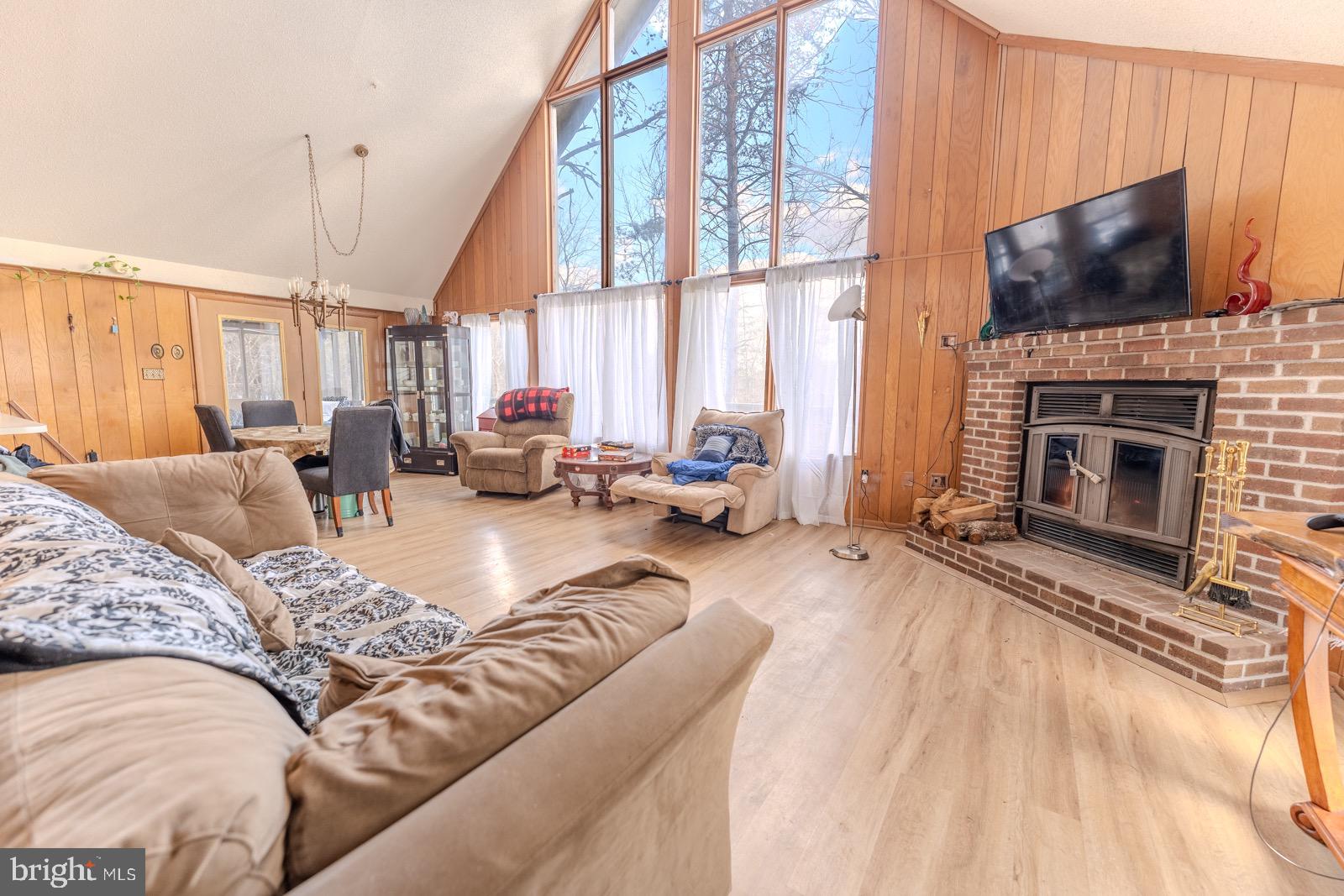 THE WOODS - Residential