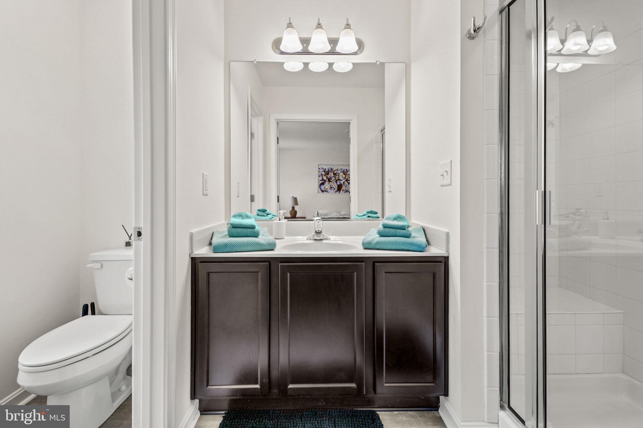 CAPTAIN'S COVE - Residential