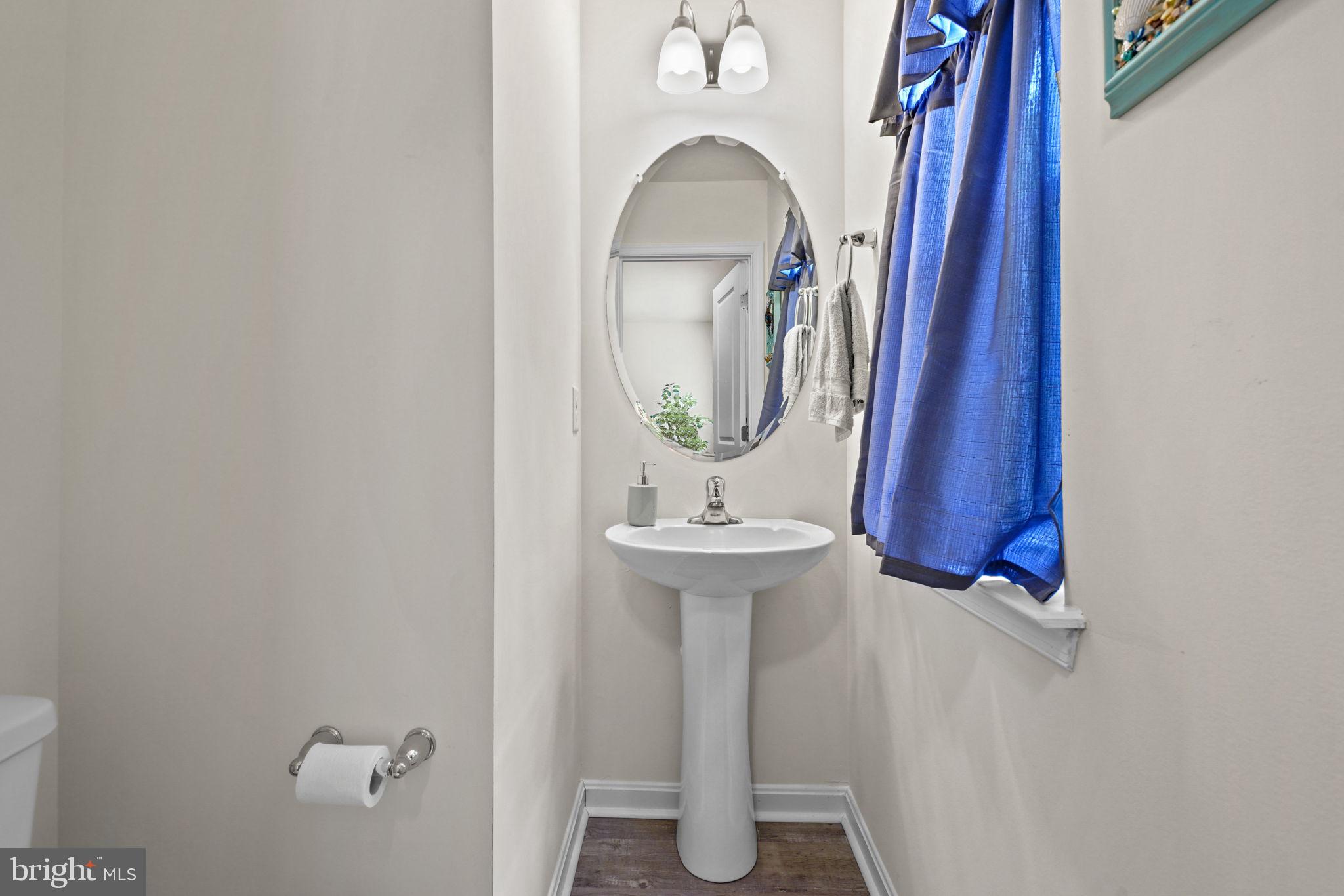 CAPTAIN'S COVE - Residential