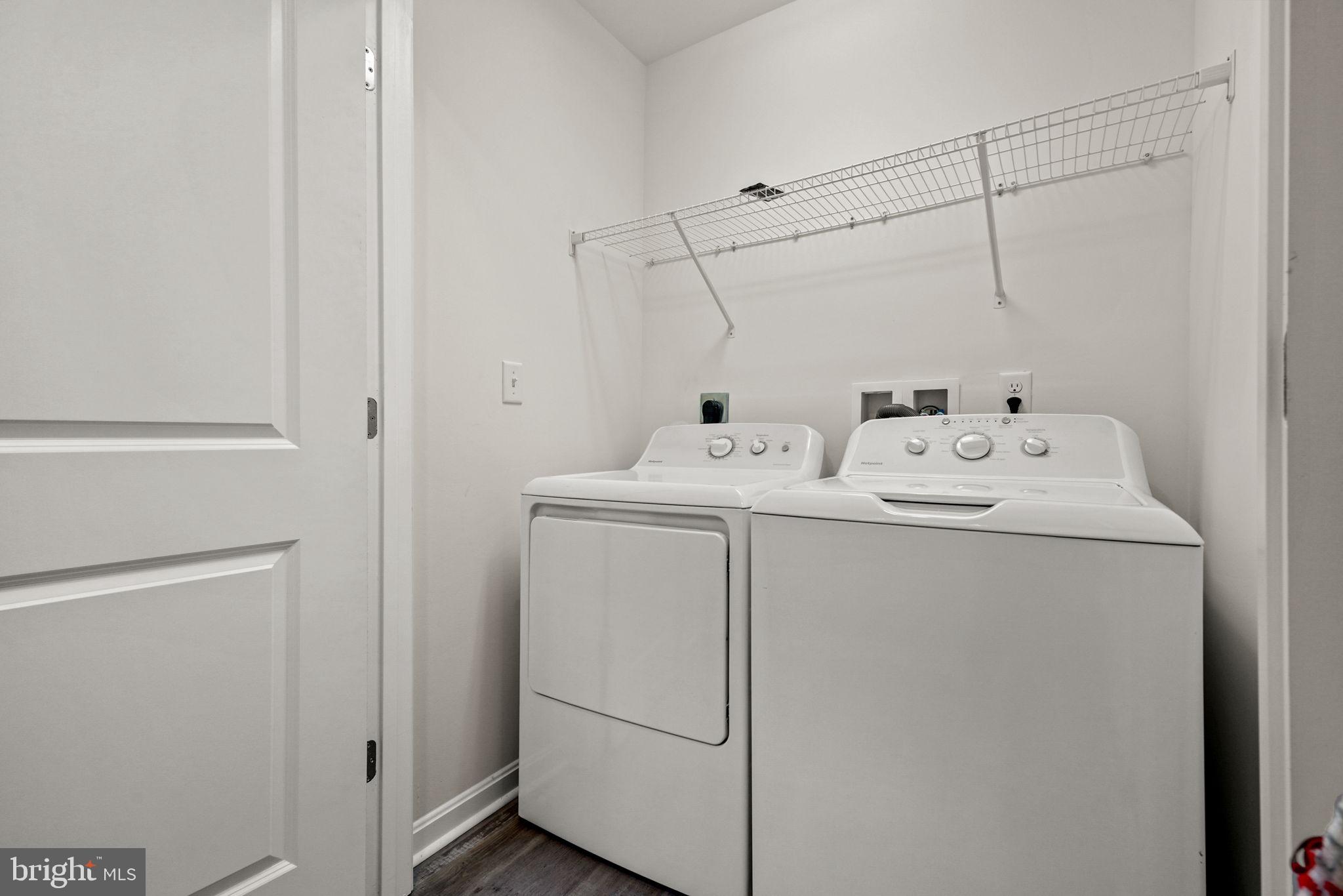 CAPTAIN'S COVE - Residential