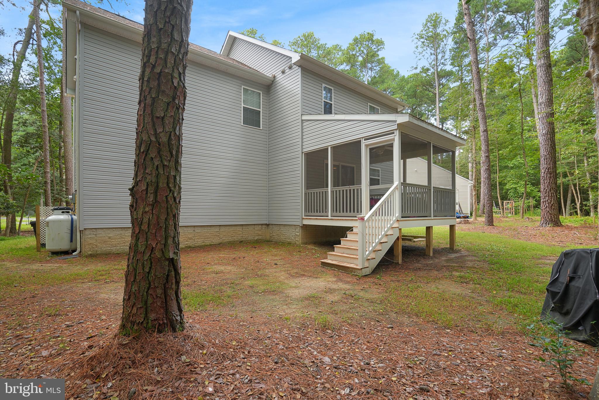 CAPTAIN'S COVE - Residential