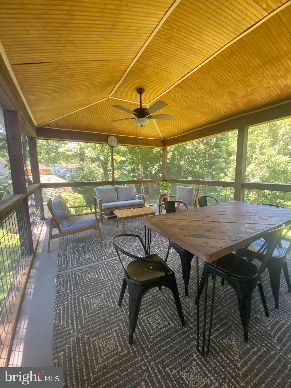 HILLSMERE ESTATES - Residential Lease