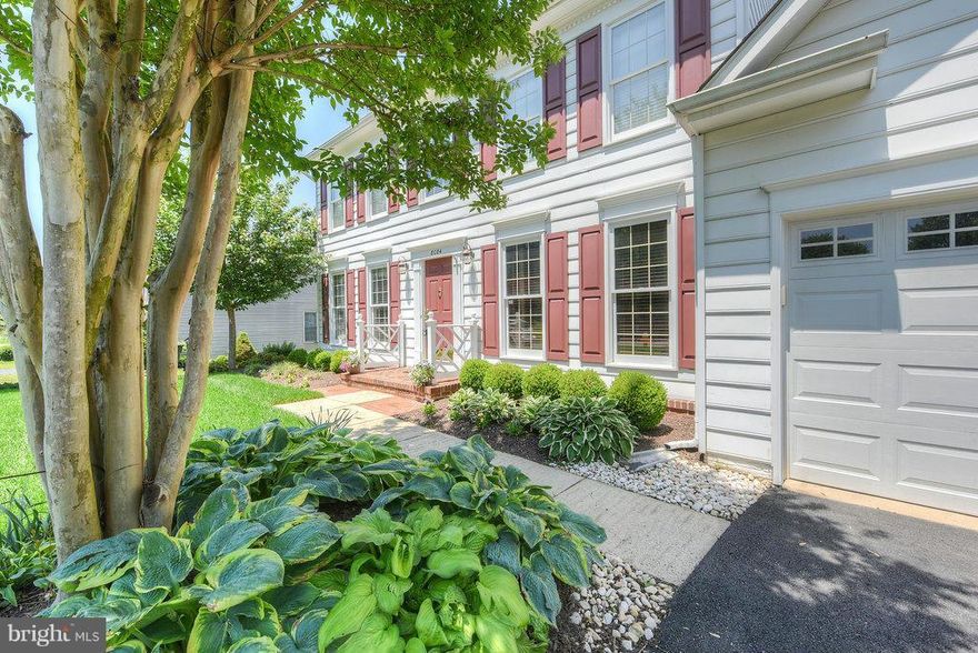 This is the best deal in the neighborhood! 5 BED ROOMS -3 1/2 bathrooms on a cul-de-sac.Kitchen has been remodeled w/GE Dual fuel range(2016)Samsung Fridge(2016),Granite counter tops, soft close cabinets.FR W/Gas FP. Freshly painted through out. New blinds. All BDR's have closet organizers. MBATH has been completed renovated.Basement has 5th Bed, Full bath, Workshop,Den. Large Deck.. Roof 2013