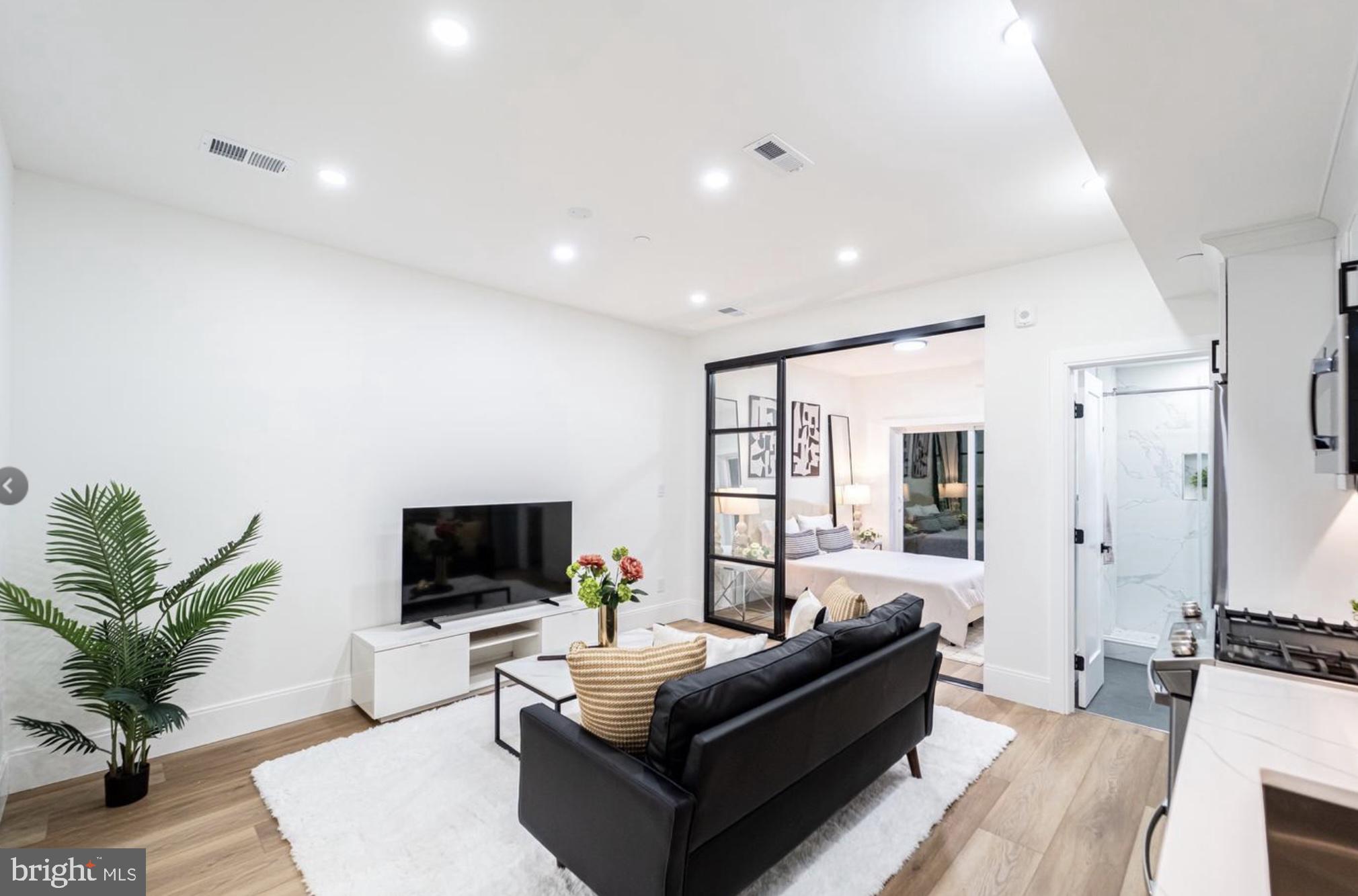 2517 ONTARIO ROAD NW 2