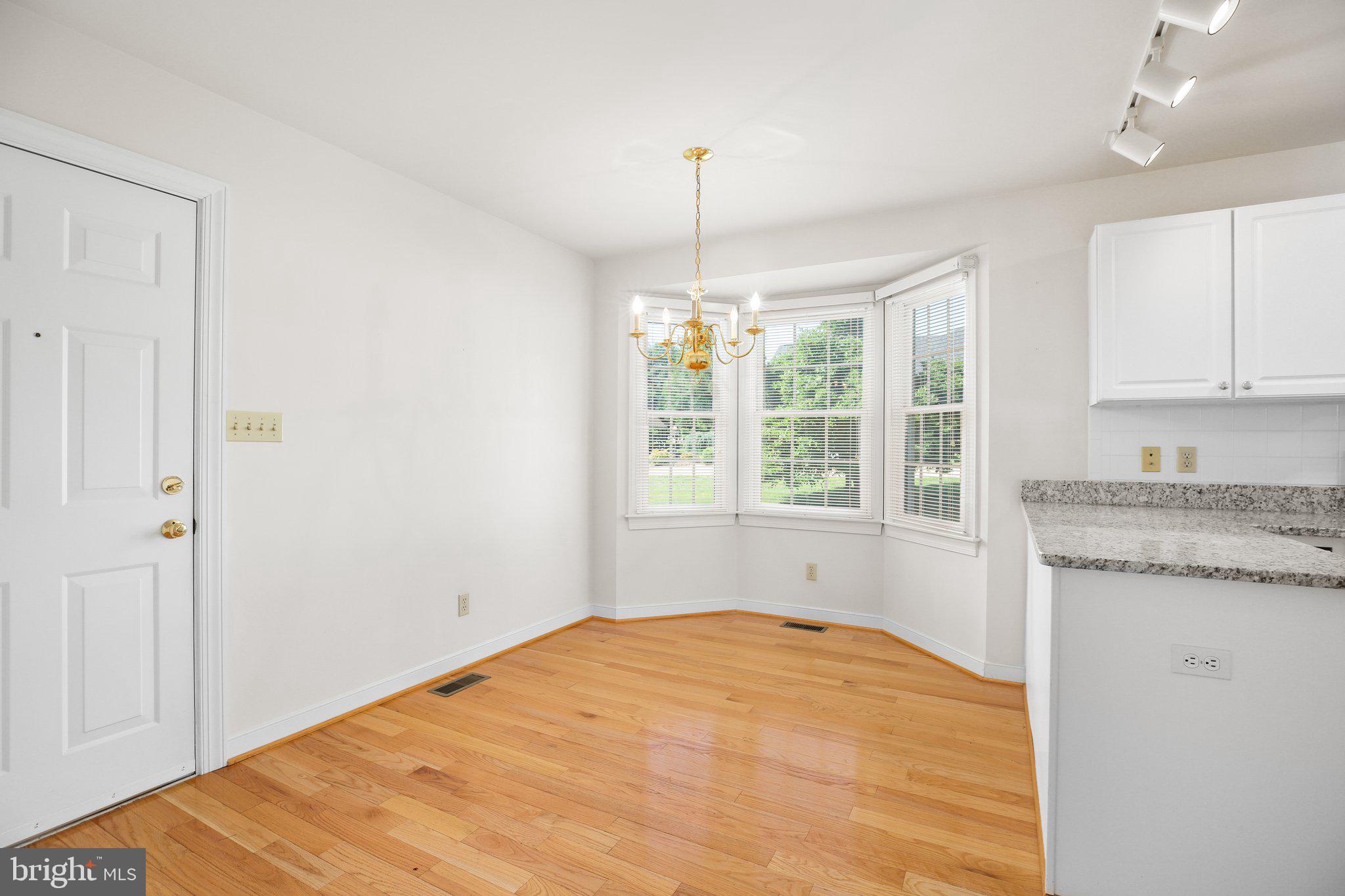 COUNTRY CLUB ESTATES - Residential