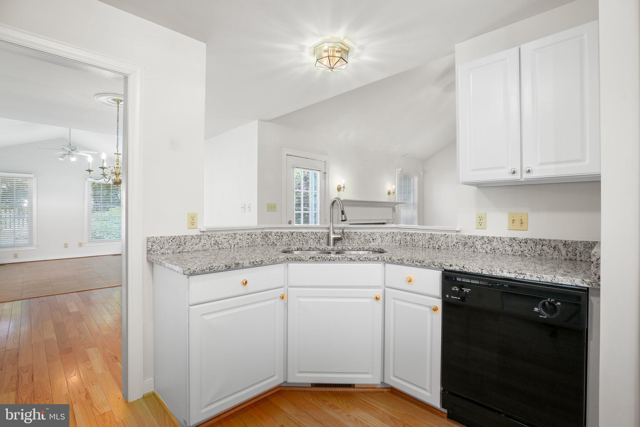 COUNTRY CLUB ESTATES - Residential