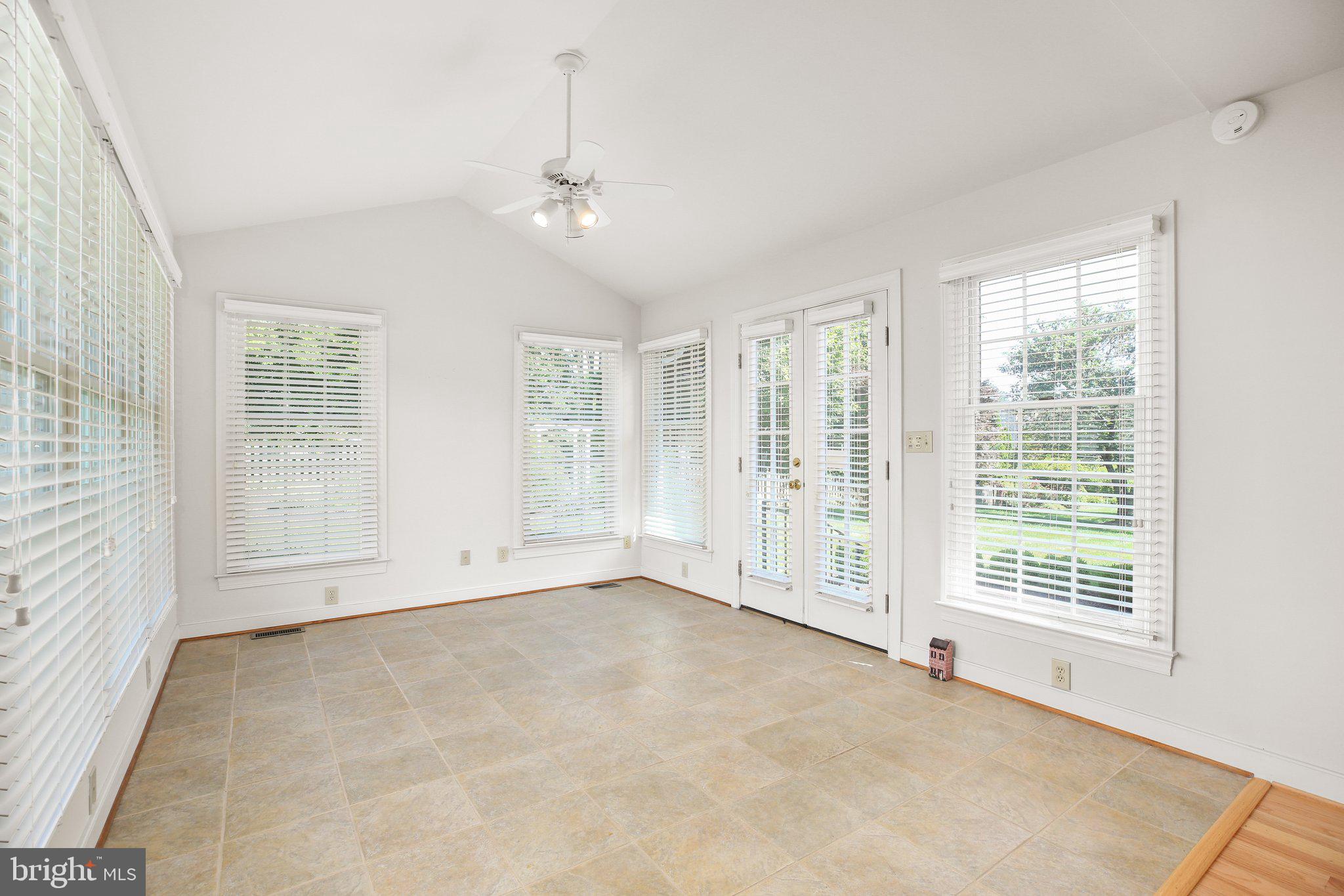 COUNTRY CLUB ESTATES - Residential