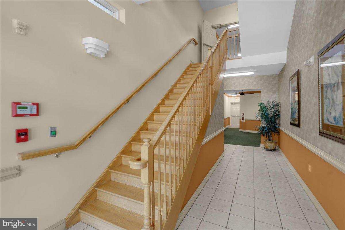 1010 CREST WAY 302