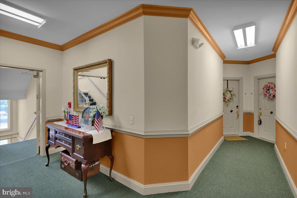 1010 CREST WAY 302