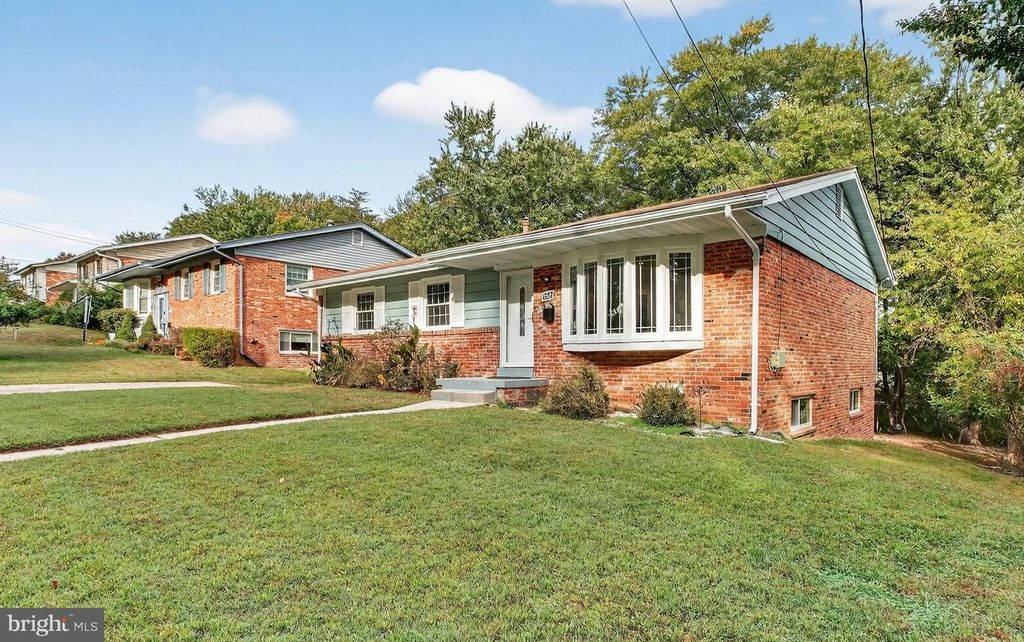 Photo of 637 Northwood Terrace, SILVER SPRING, MD 20902 (MLS # MDMC2203118)