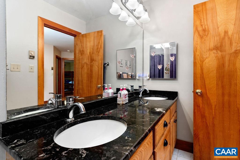 WINTERGREEN RESORT - Residential