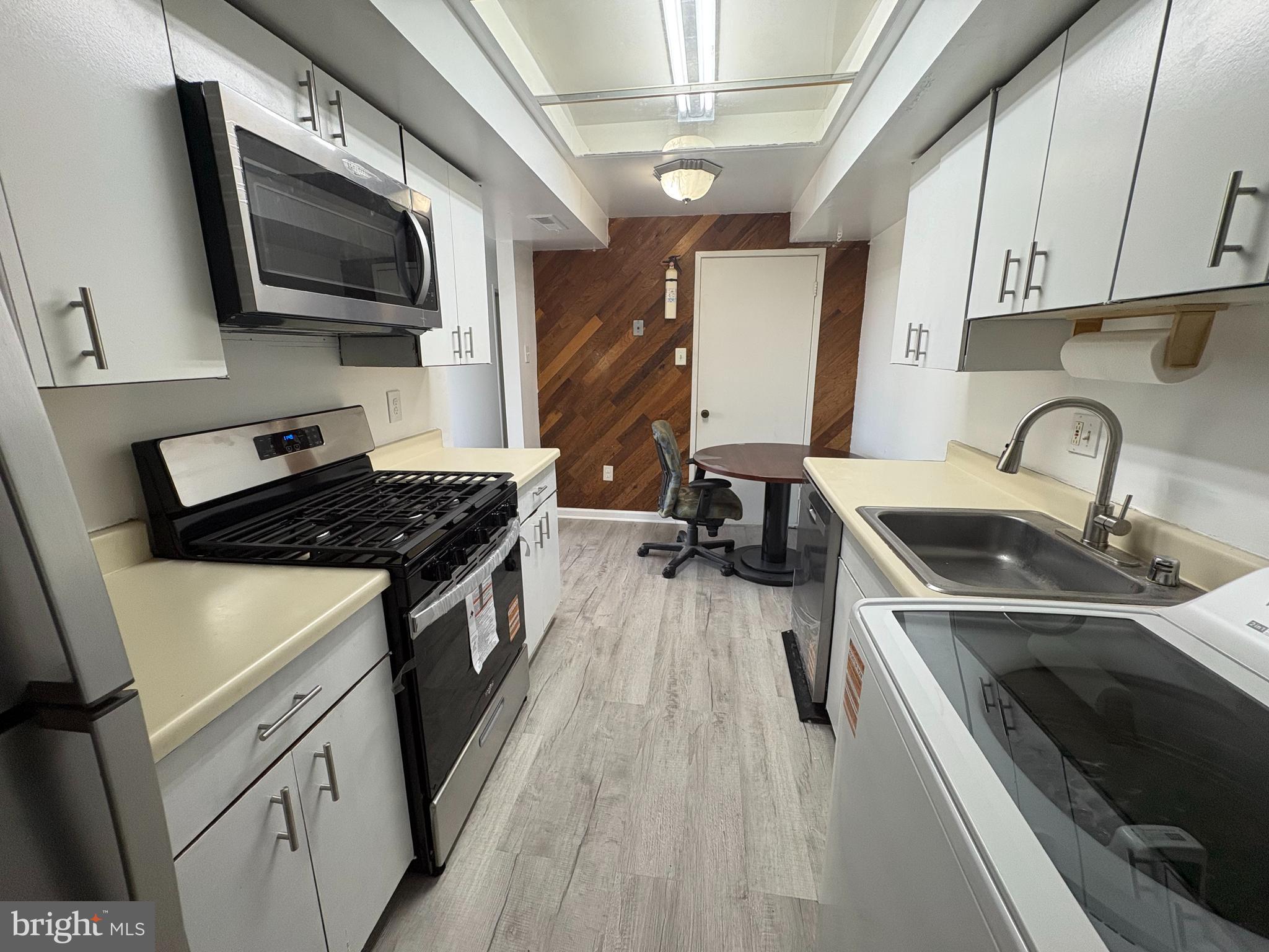 PINES CONDOMINIUM - Residential