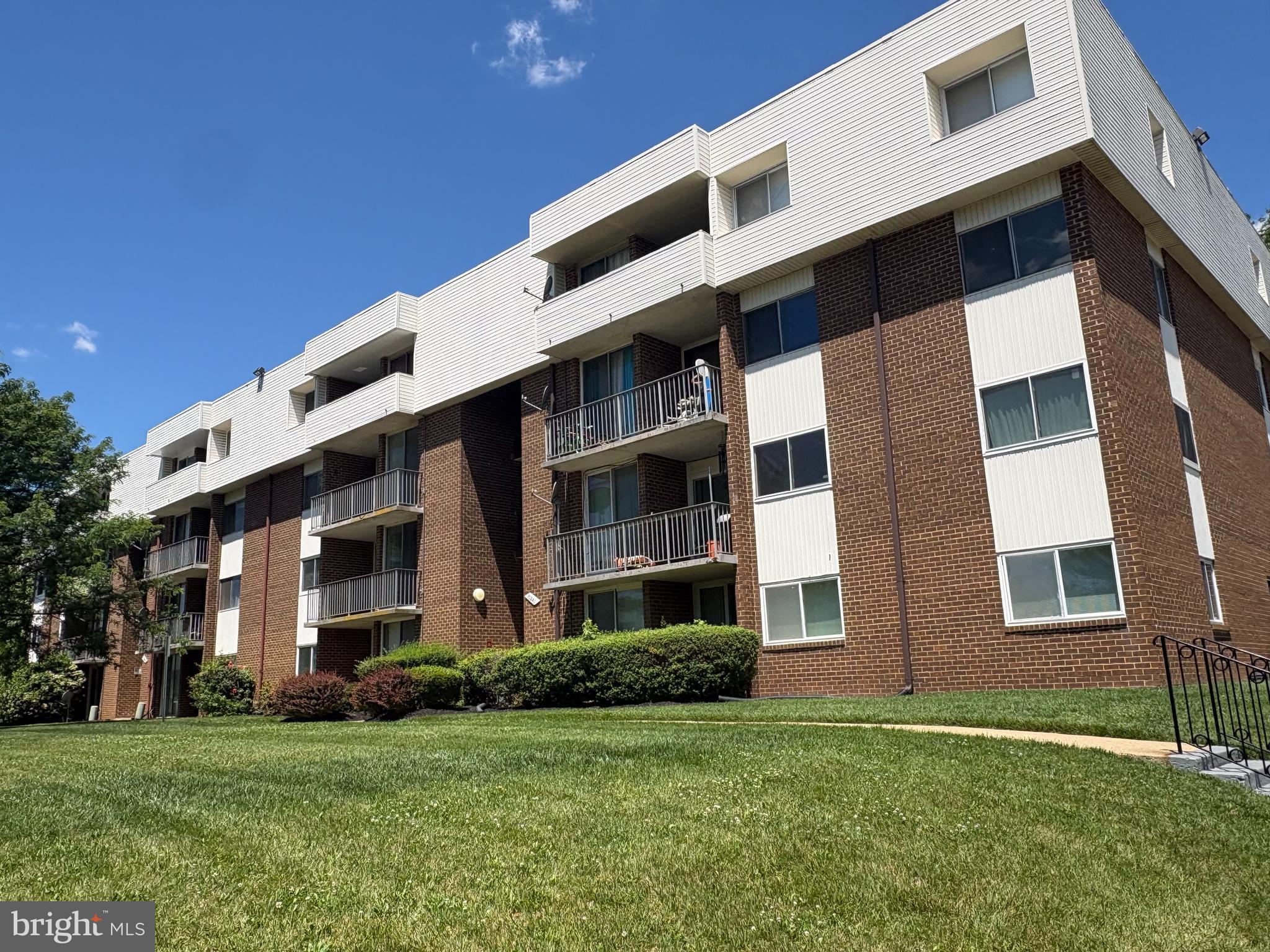 PINES CONDOMINIUM - Residential
