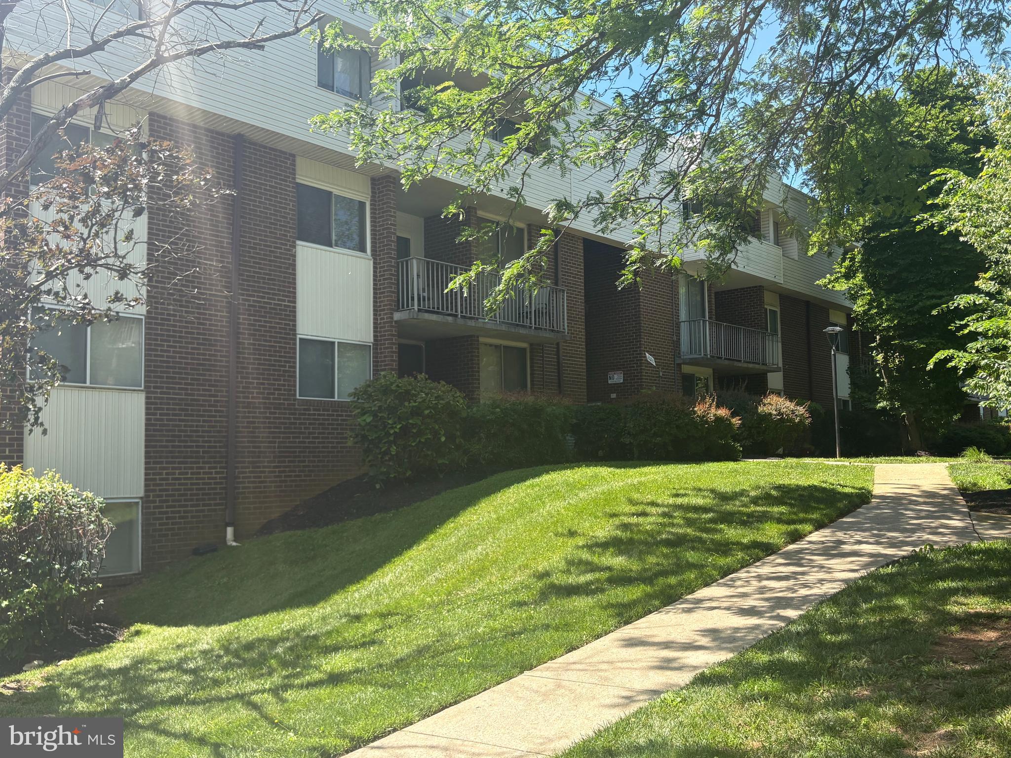 PINES CONDOMINIUM - Residential