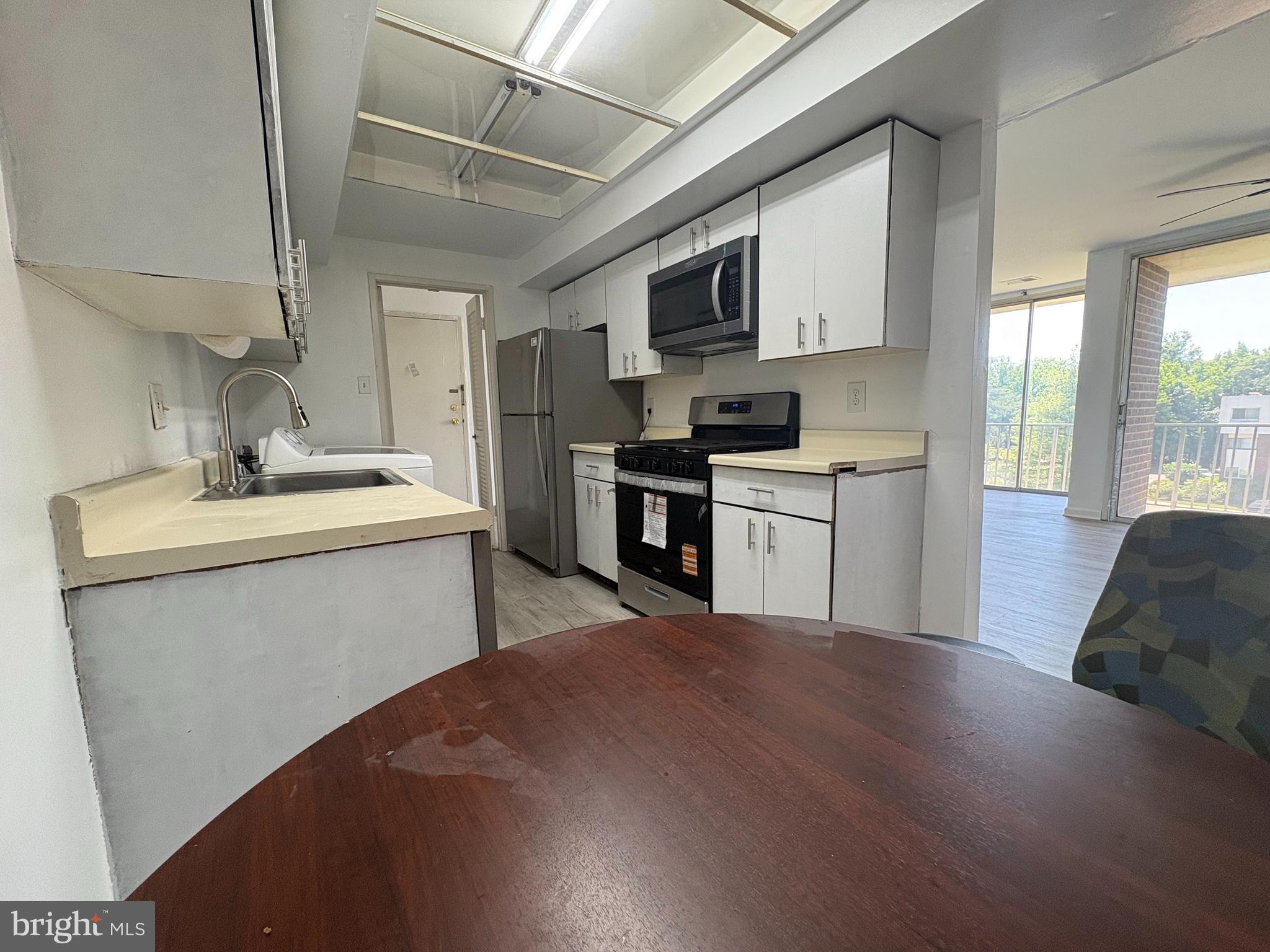 PINES CONDOMINIUM - Residential