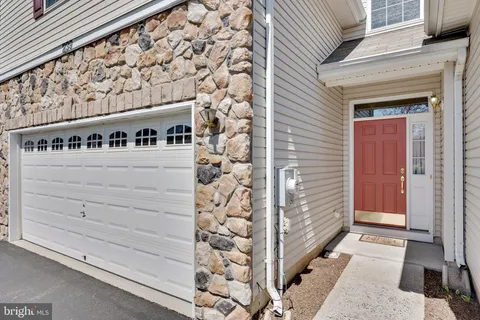 239 Concord Place, Pennington, NJ 08534 - MLS#: NJME2058384