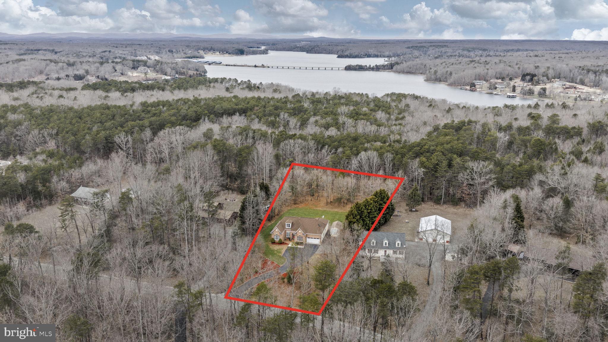 TALL PINES - Residential