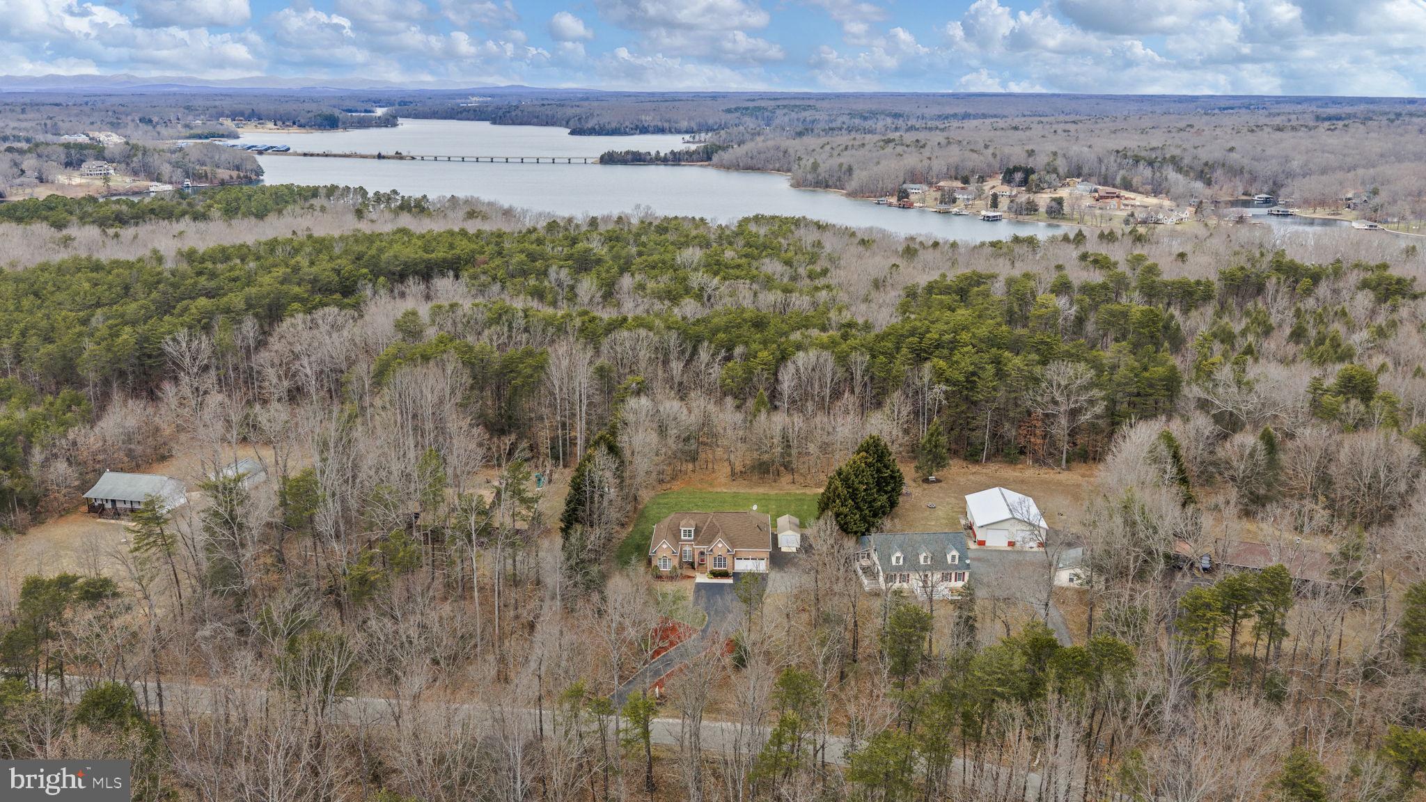 TALL PINES - Residential