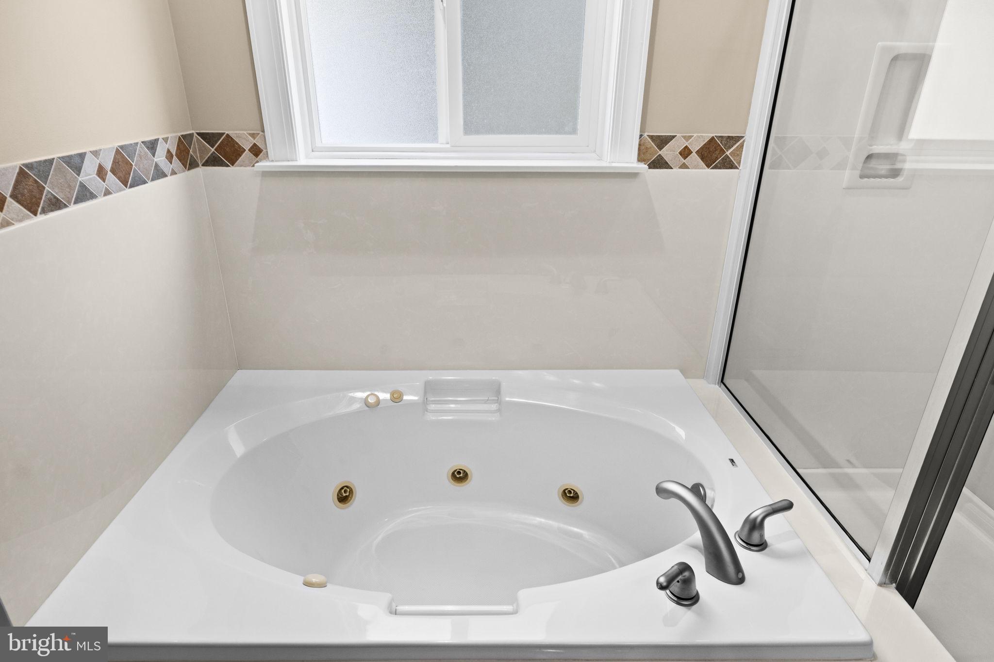 TALL PINES - Residential