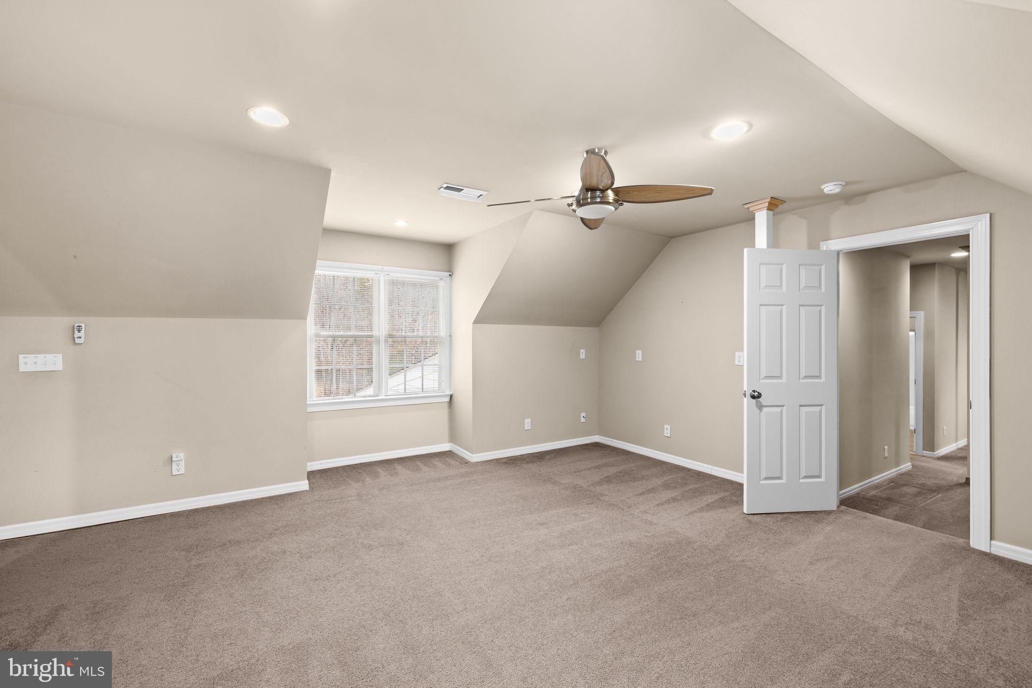 TALL PINES - Residential