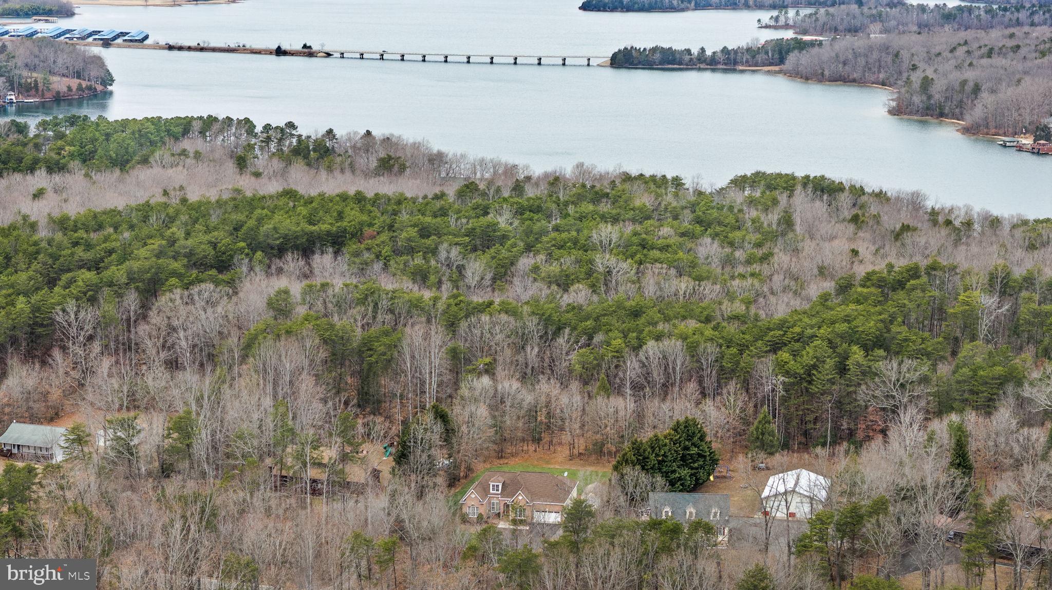 TALL PINES - Residential