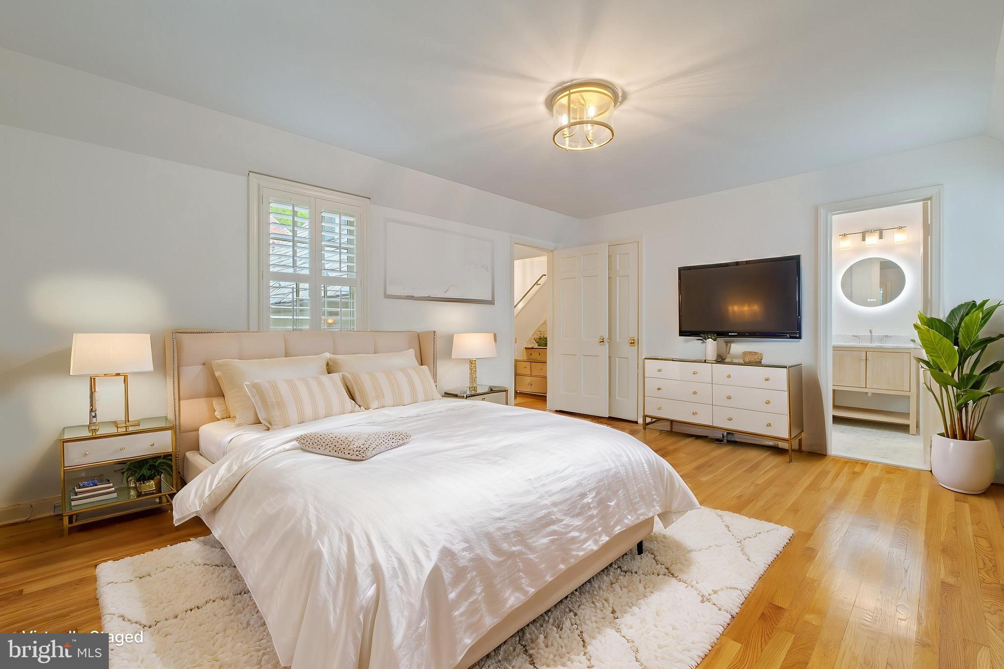 CHEVY CHASE - Residential