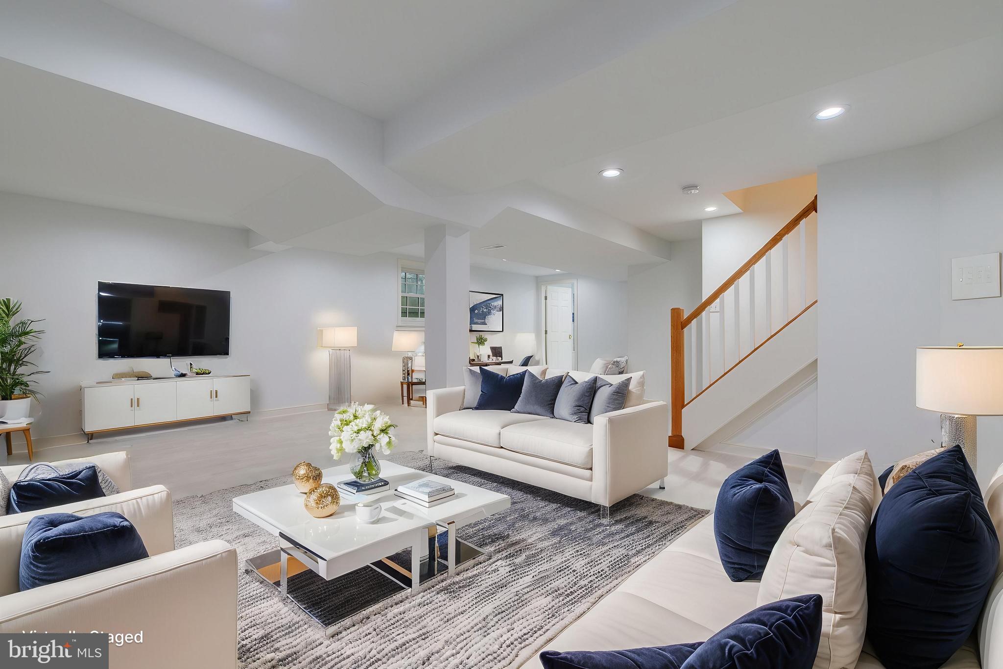 CHEVY CHASE - Residential