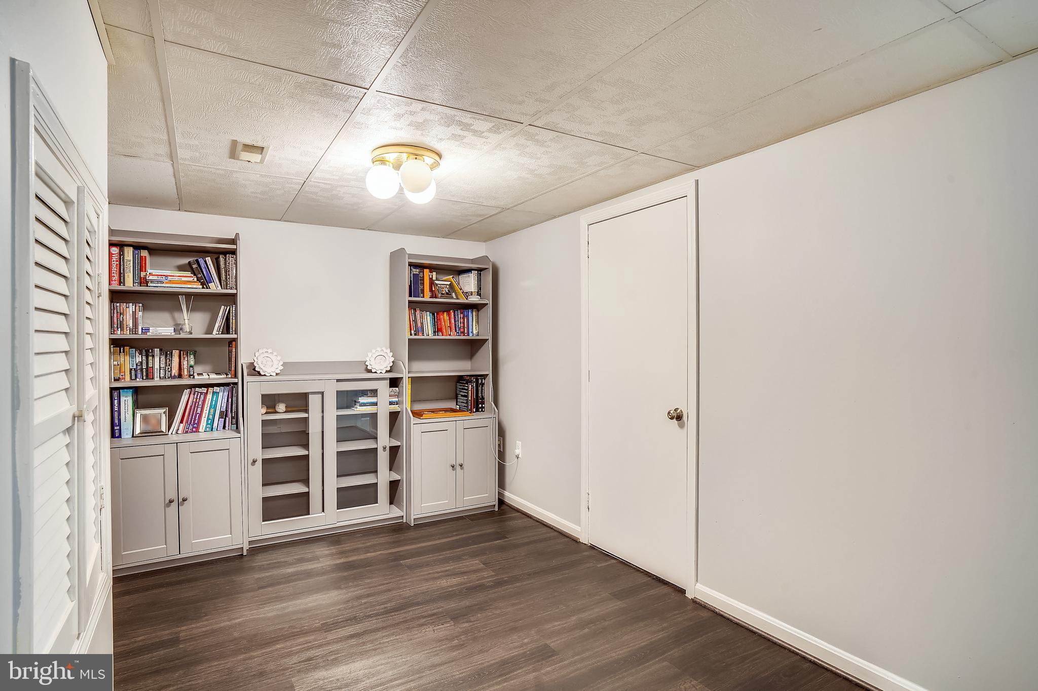 LONGMEAD - Residential Lease