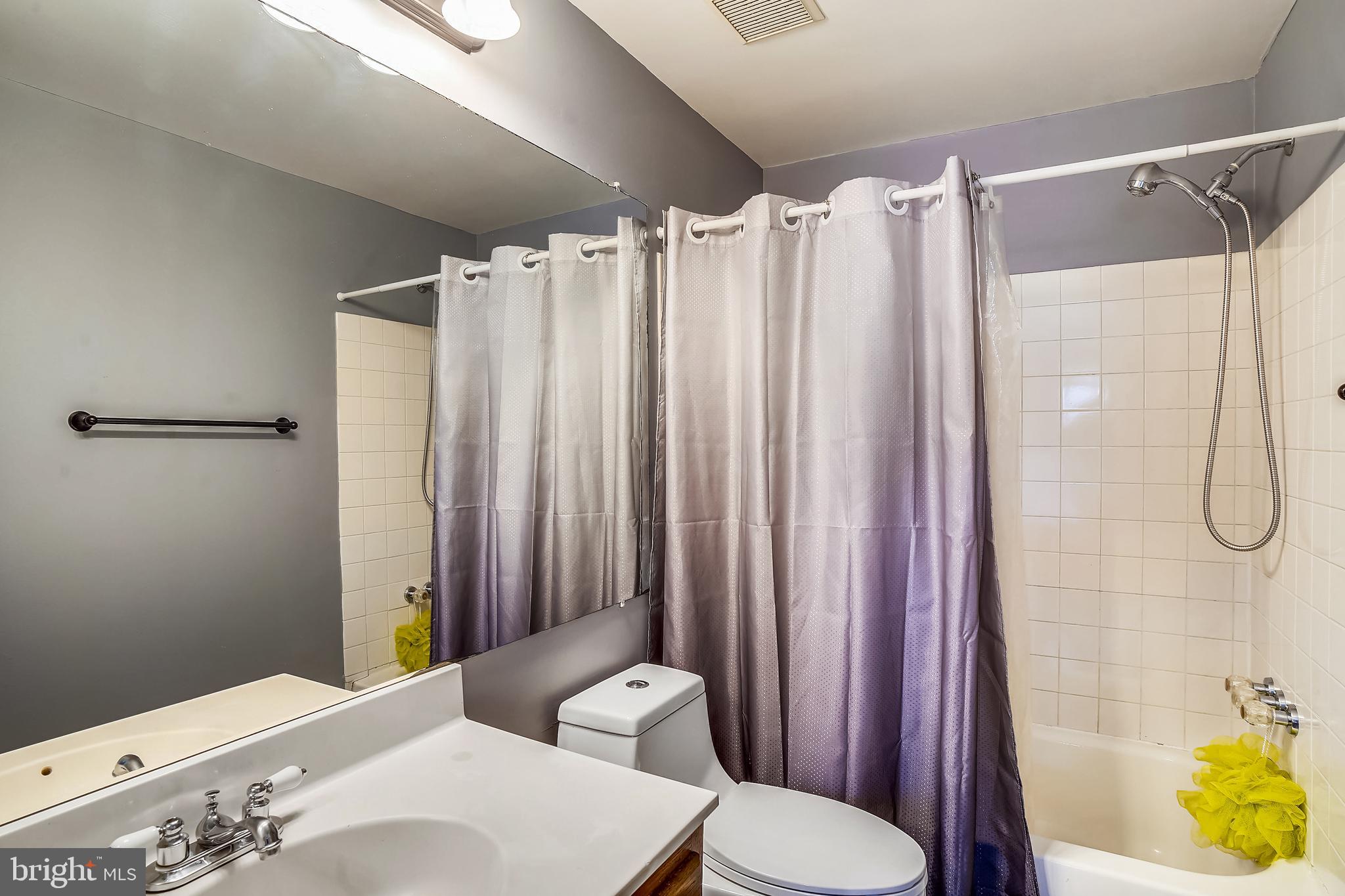 LONGMEAD - Residential Lease