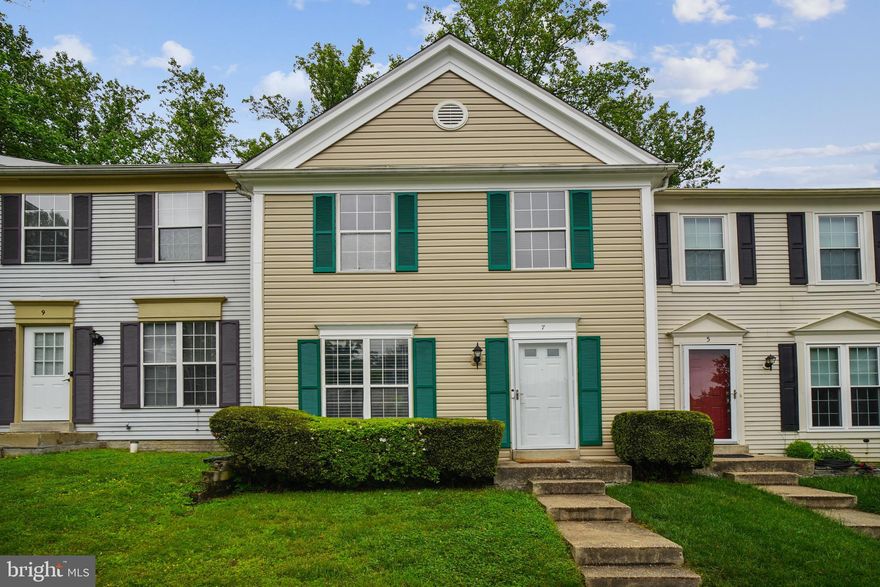 LOCATION! LOCATION! LOCATION!
Beautiful 3 Bedroom/2.5 Bathroom townhouse located in Longmead Crossing neighborhood with 2 assigned parking spaces. Updated kitchen with stainless steel appliances and new hardwood floors and spacious bedrooms. Enjoy neighborhood amenities which include community pools, clubhouse, tennis courts, and tons of green space. Close proximity to a shopping center with shopping, restaurants, ICC, Glenmont Metro, and much more. We look forward to serving you. Please contact The Fine Living Group directly for a rental application.