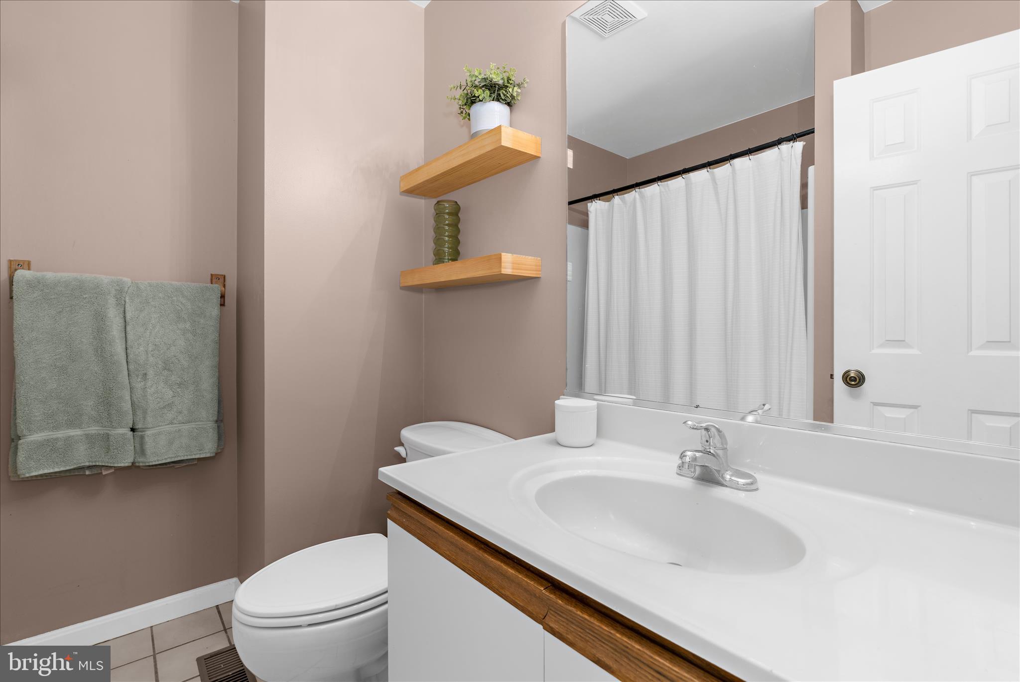 THOMPSON CREEK CONDOS - Residential