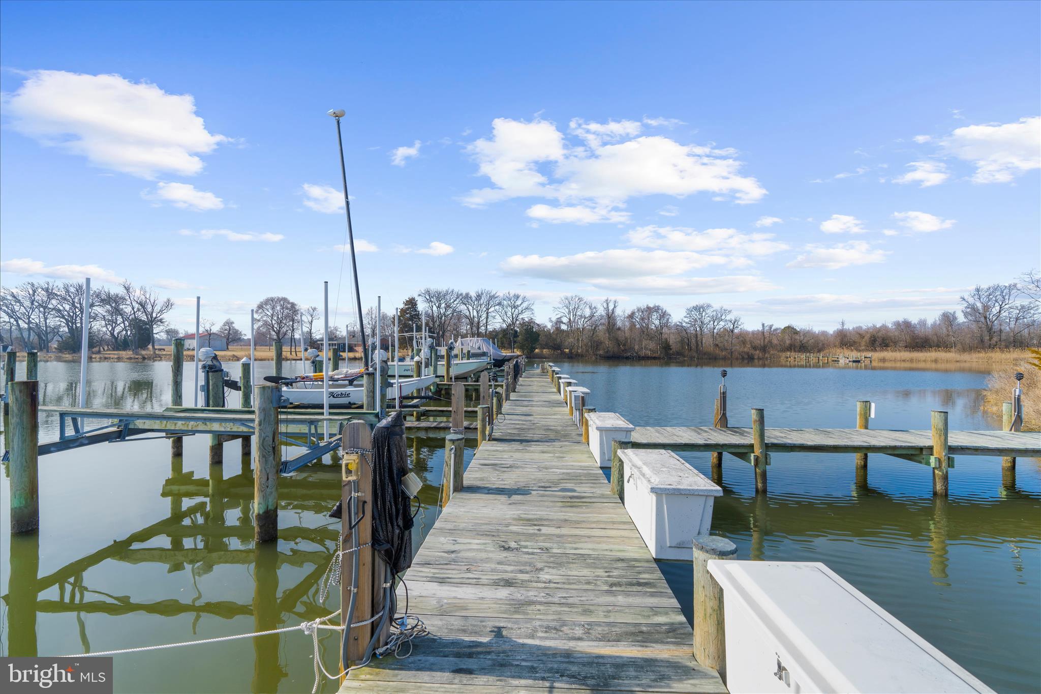 THOMPSON CREEK CONDOS - Residential