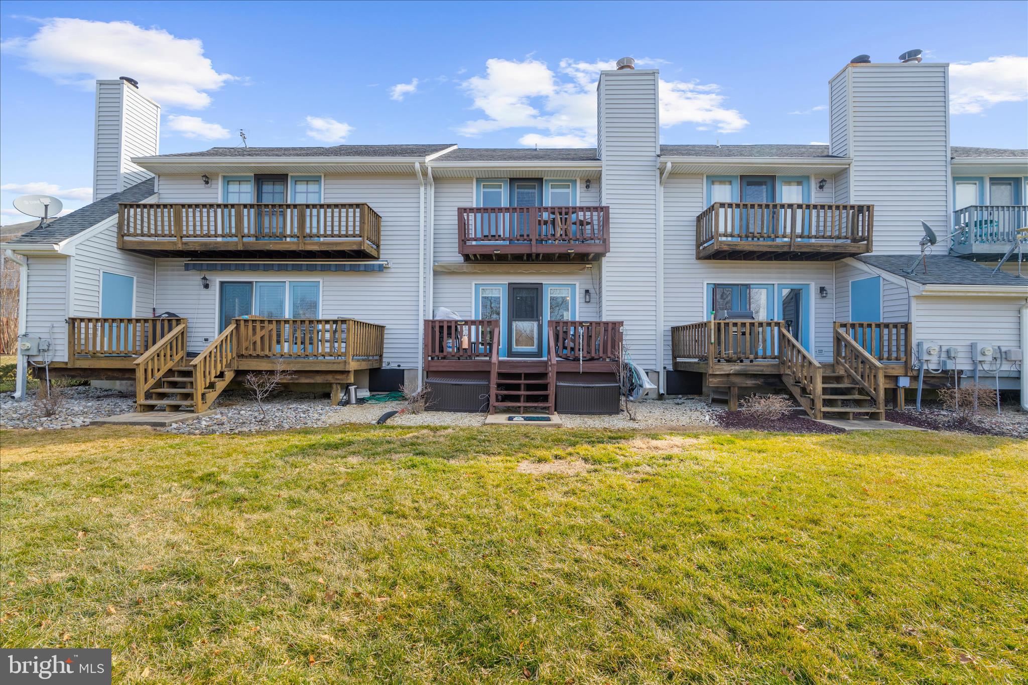 THOMPSON CREEK CONDOS - Residential