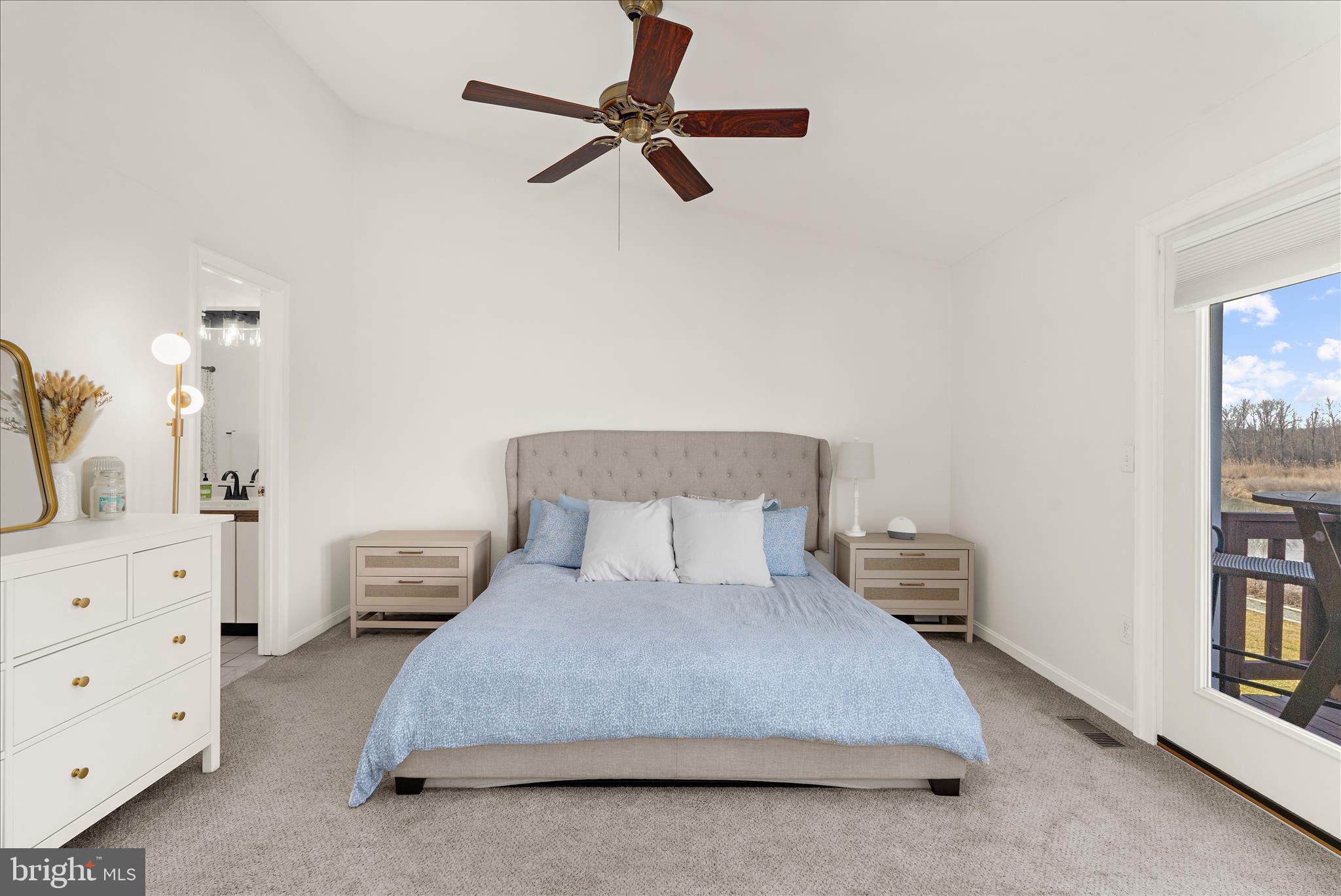 THOMPSON CREEK CONDOS - Residential