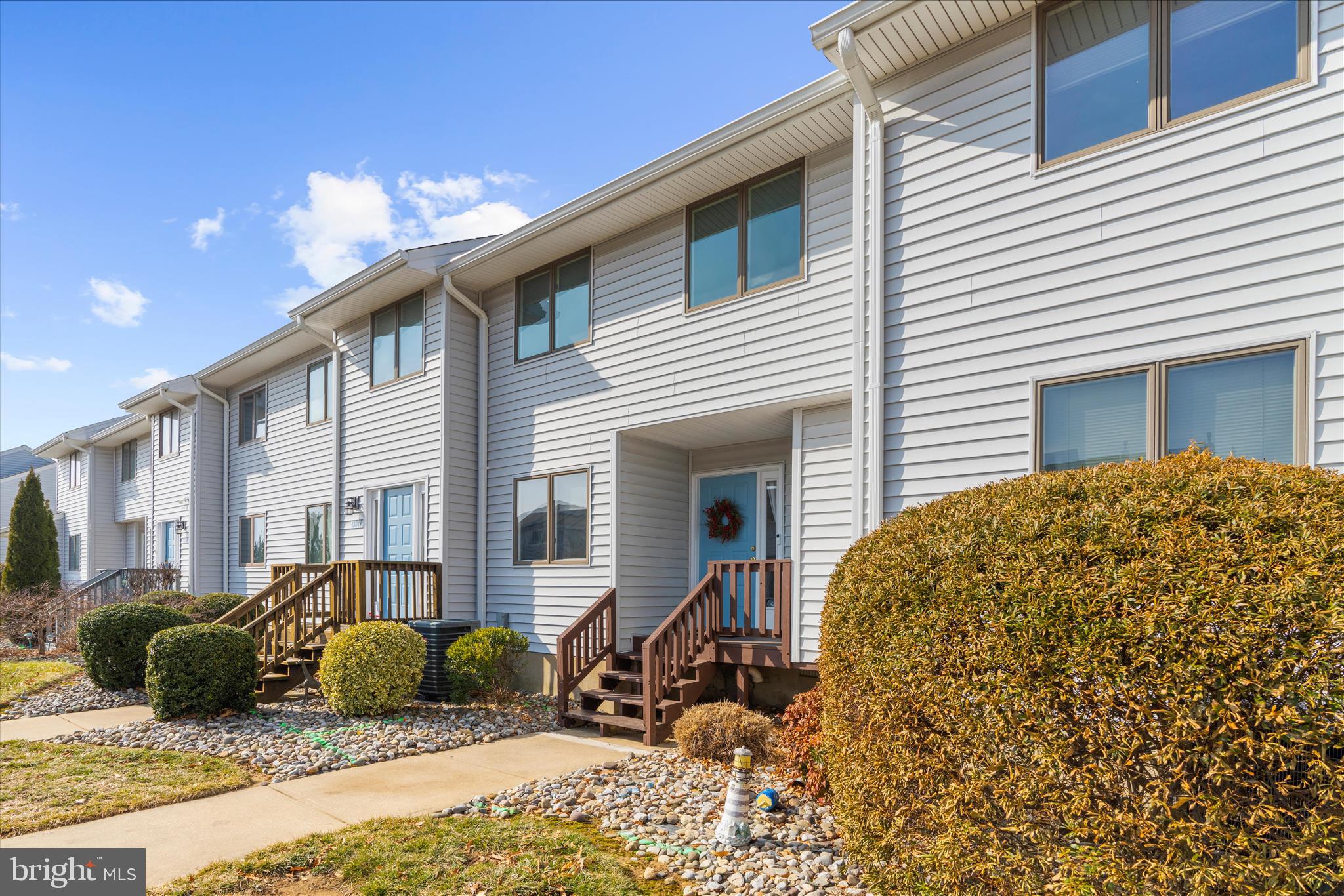 THOMPSON CREEK CONDOS - Residential