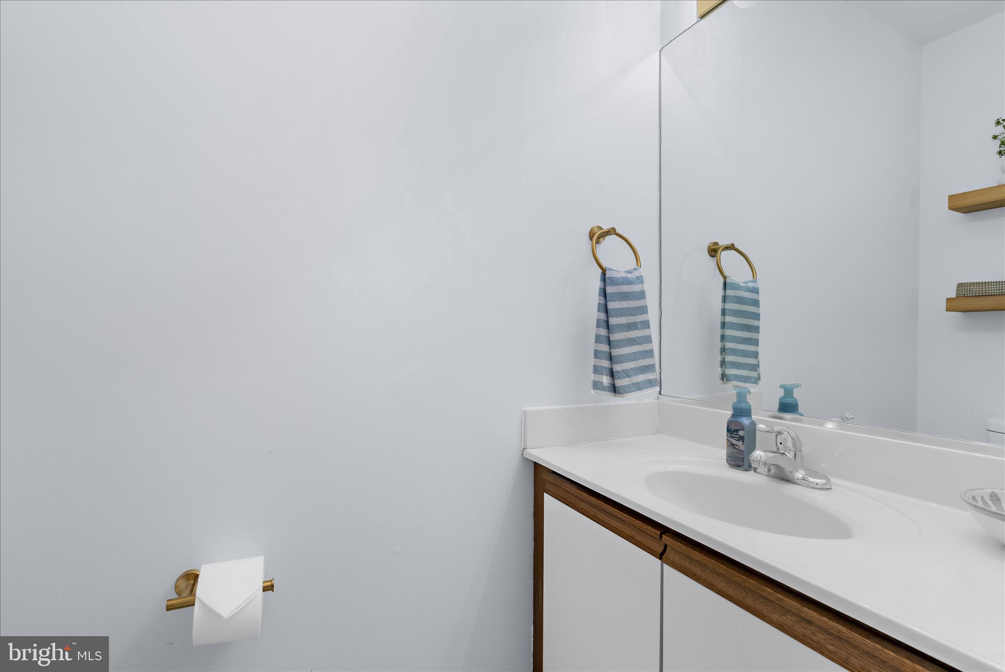 THOMPSON CREEK CONDOS - Residential