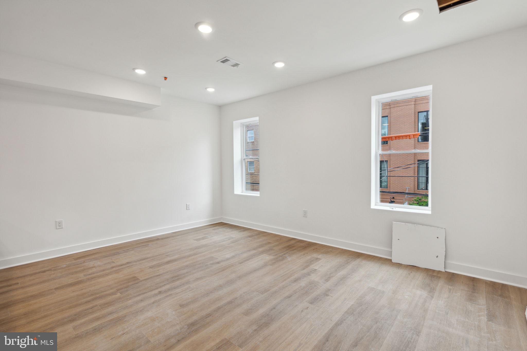 GRADUATE HOSPITAL - Residential Lease