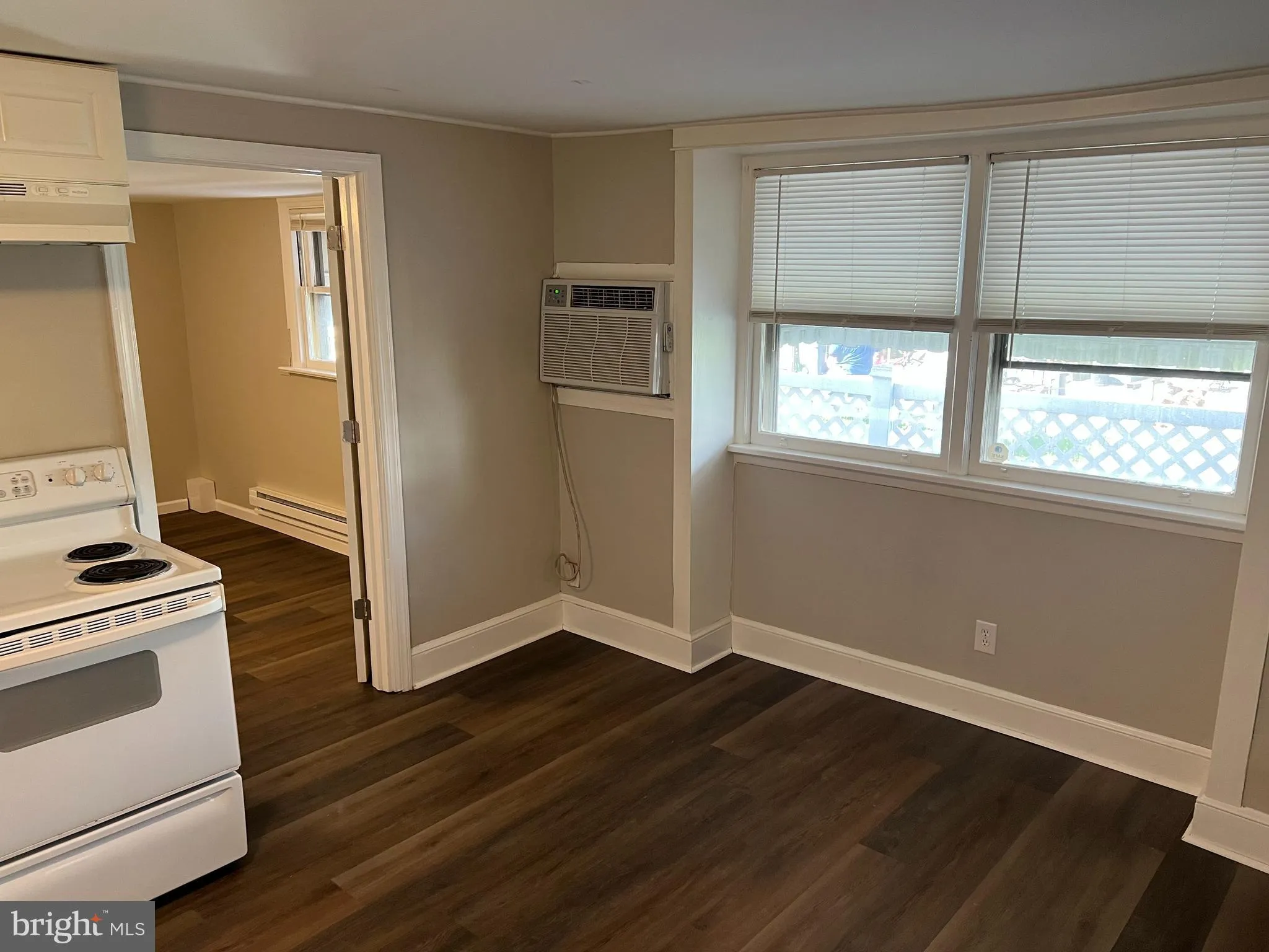 Burlington, New Jersey 08016, United States, 4 Bedrooms Bedrooms, ,Residential,Active,154002