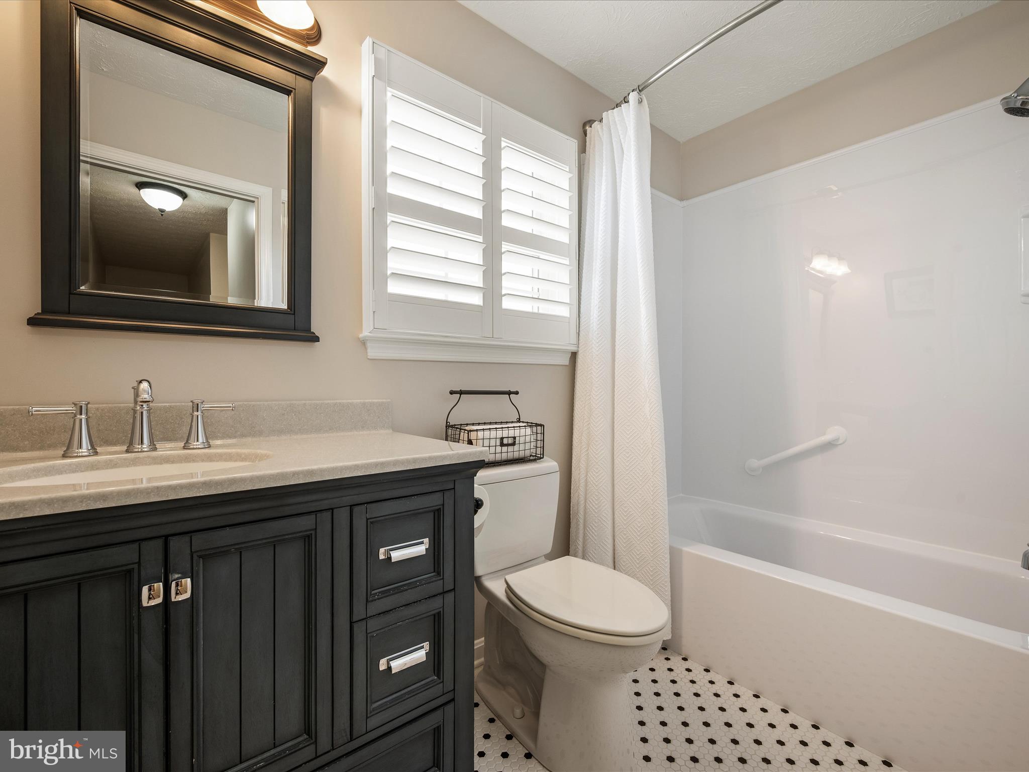 LAKEVIEW TOWNHOUSES - Residential