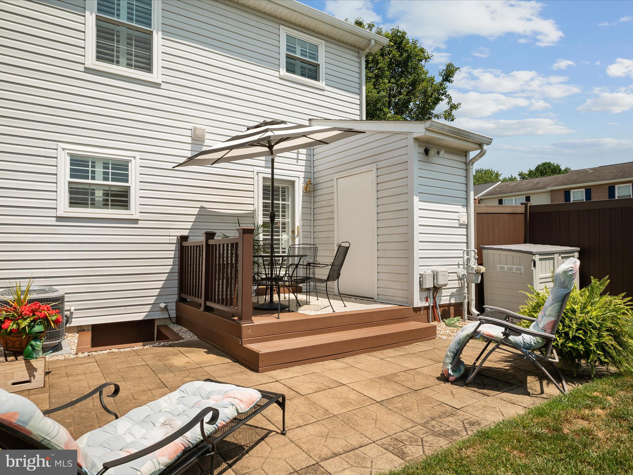 LAKEVIEW TOWNHOUSES - Residential