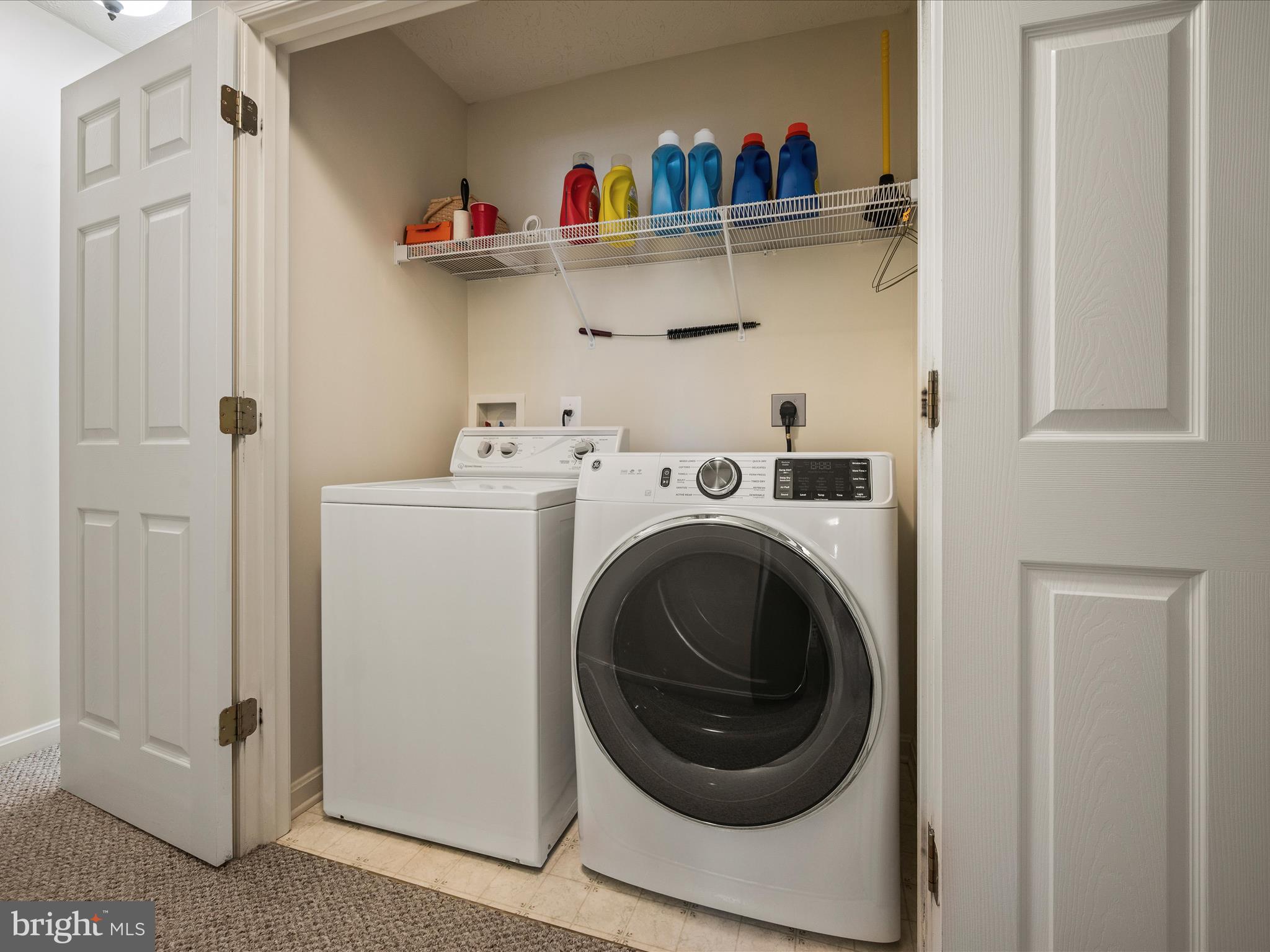 LAKEVIEW TOWNHOUSES - Residential