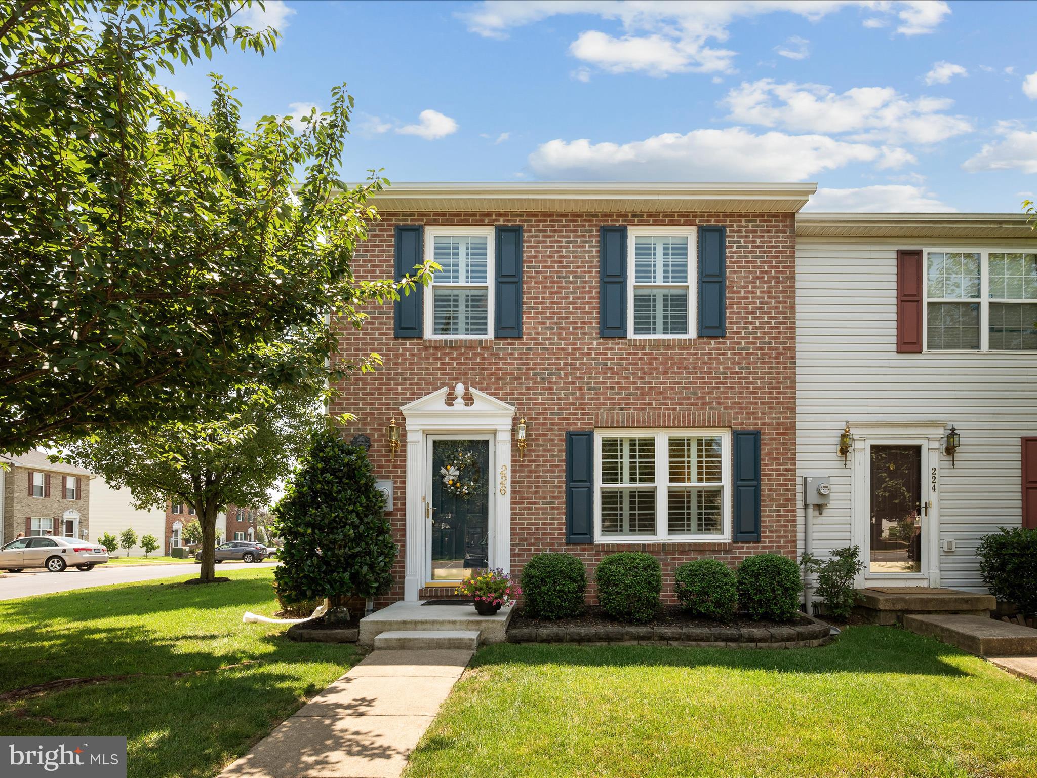 LAKEVIEW TOWNHOUSES - Residential