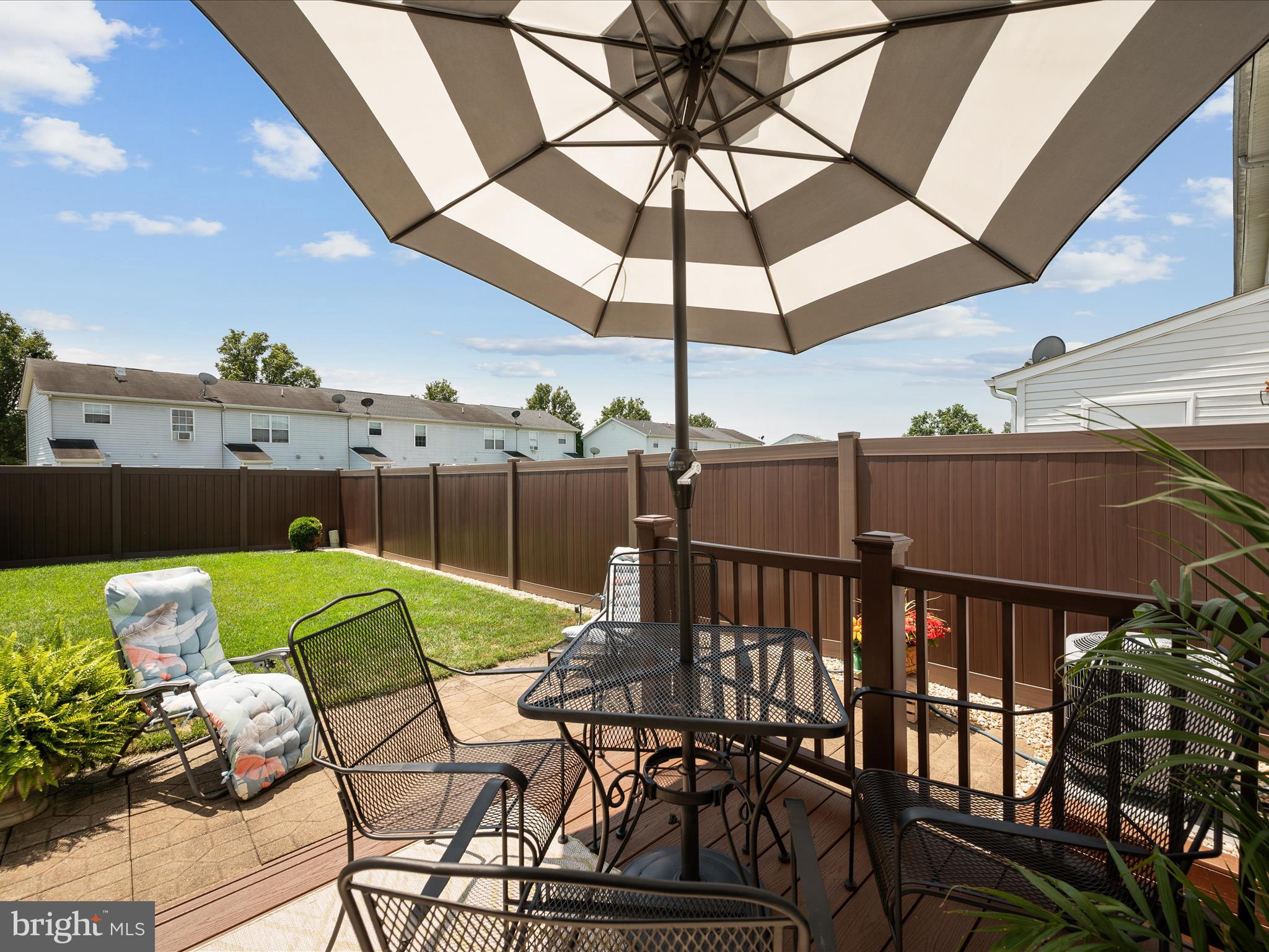 LAKEVIEW TOWNHOUSES - Residential