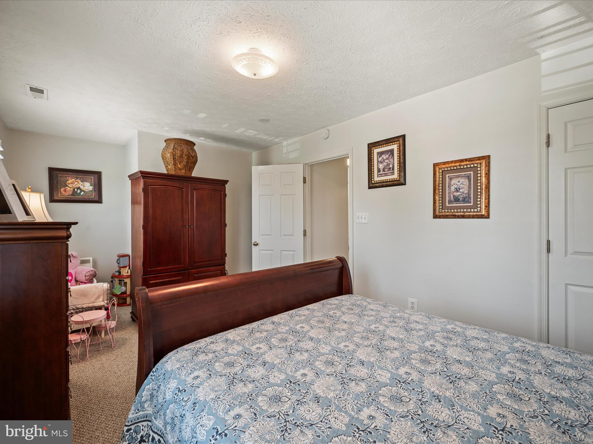 LAKEVIEW TOWNHOUSES - Residential