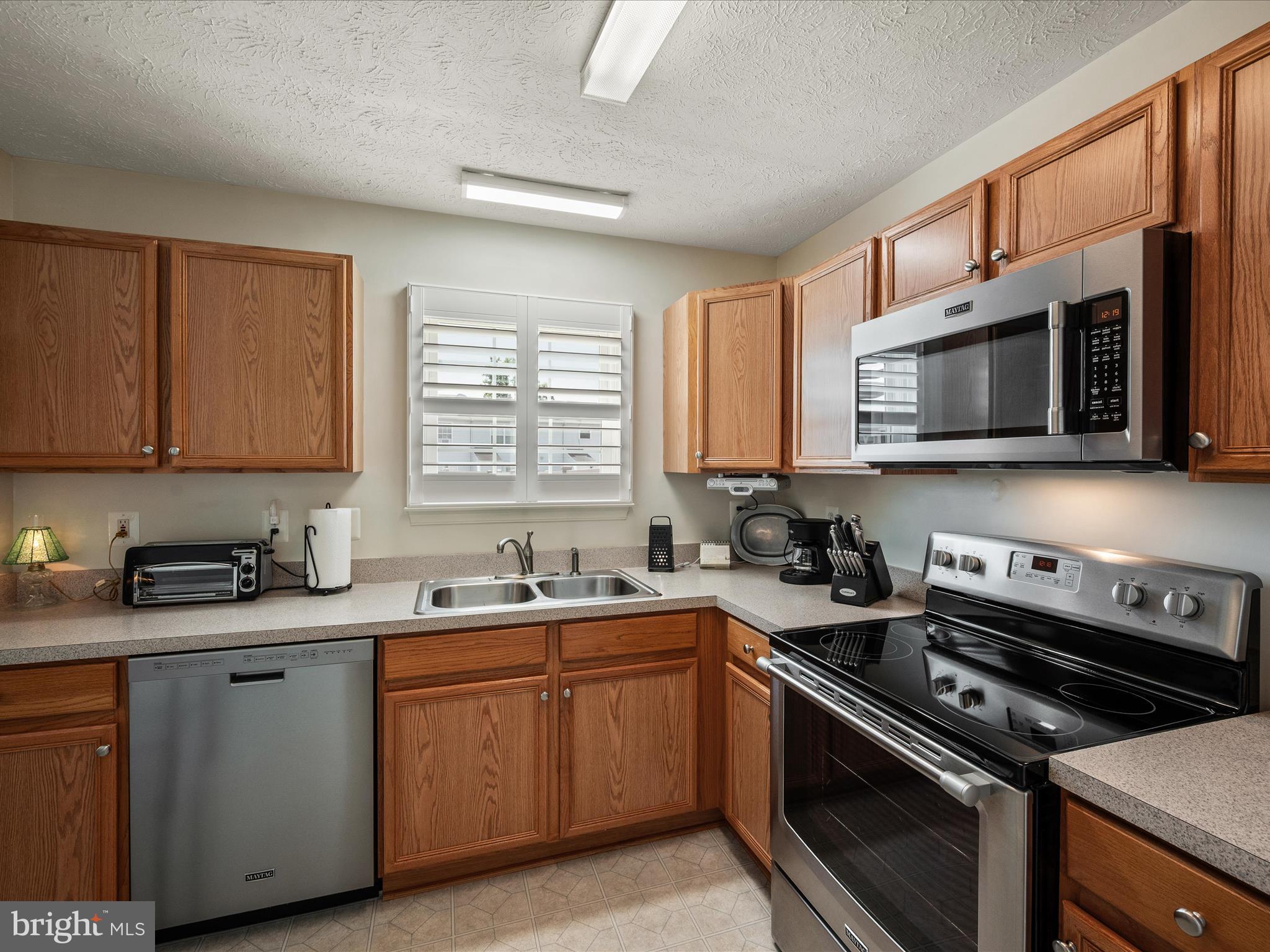 LAKEVIEW TOWNHOUSES - Residential