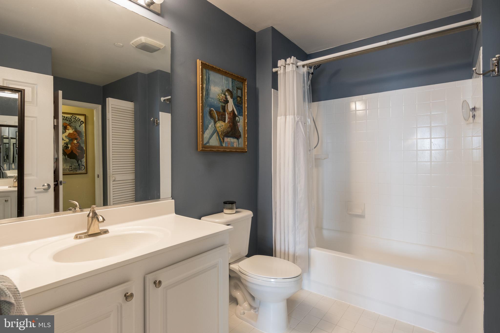 PIERSIDE AT HARBORVIEW - Residential Lease