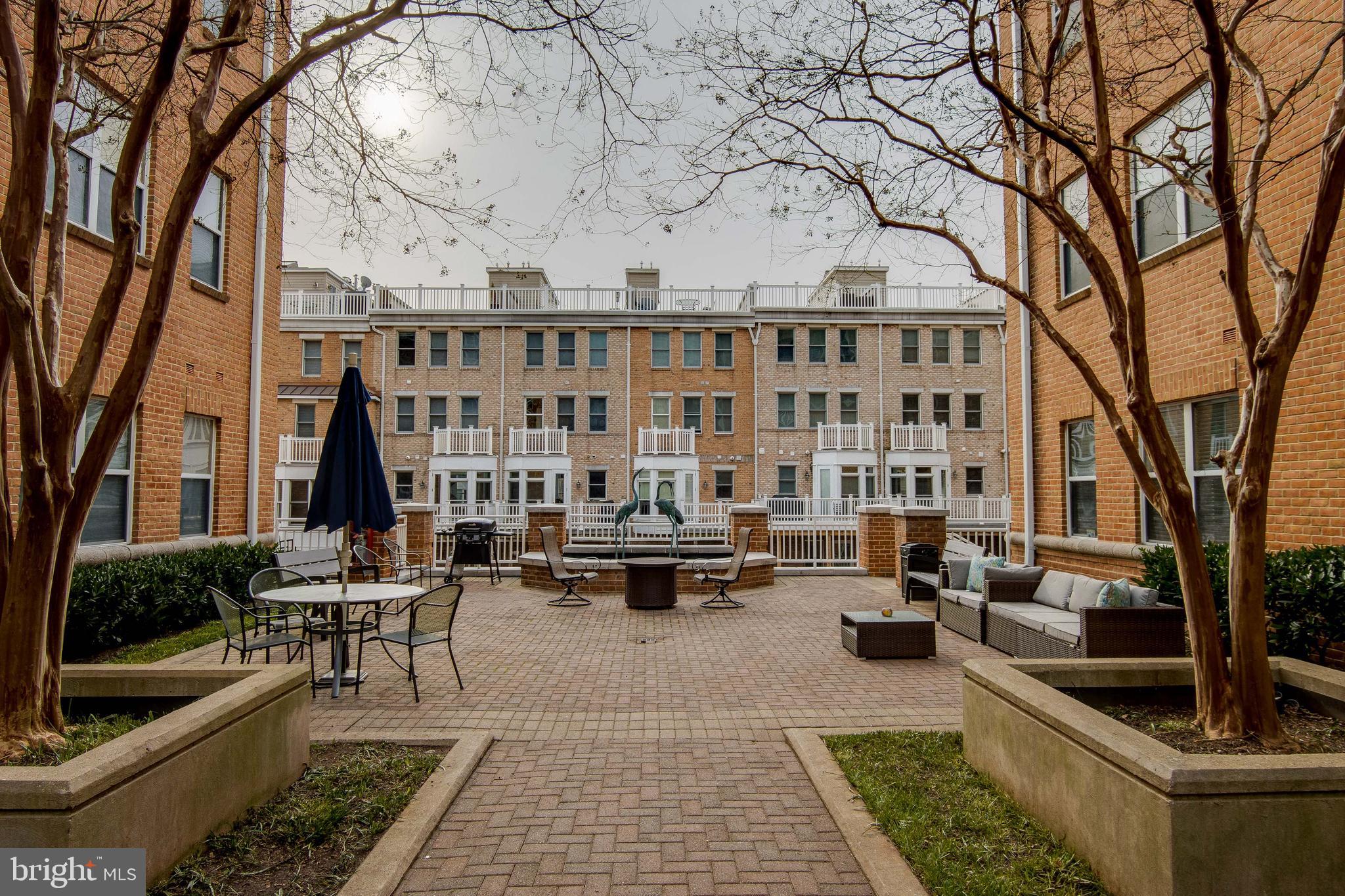 PIERSIDE AT HARBORVIEW - Residential Lease