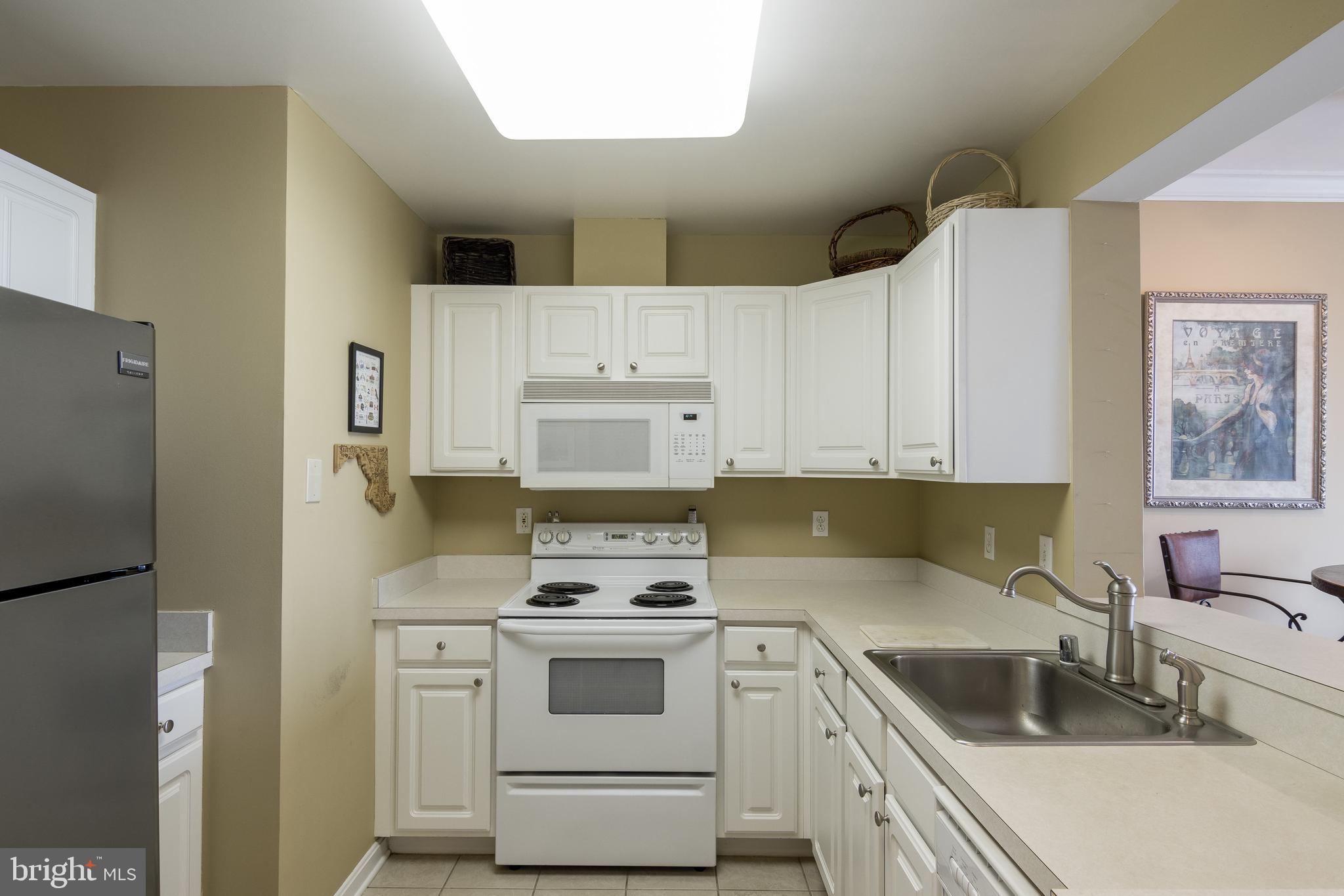 PIERSIDE AT HARBORVIEW - Residential Lease